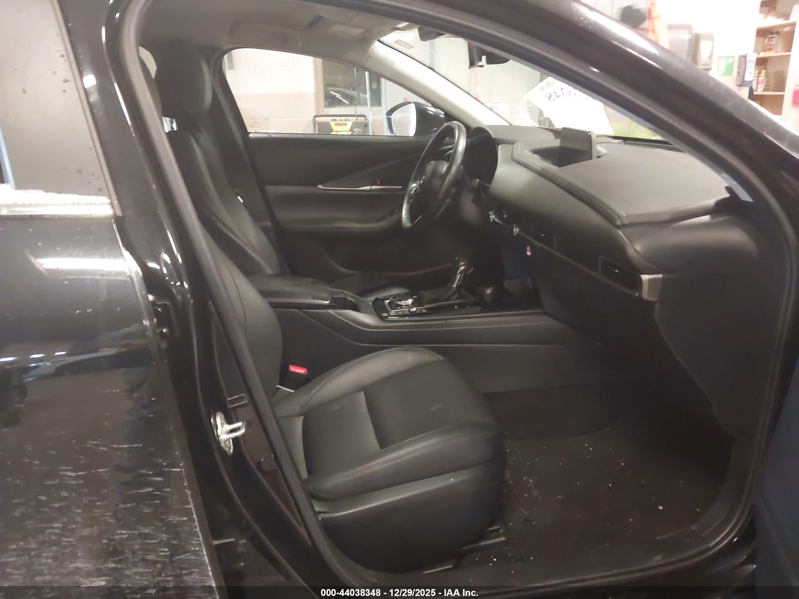 MAZDA CX-30 image 5