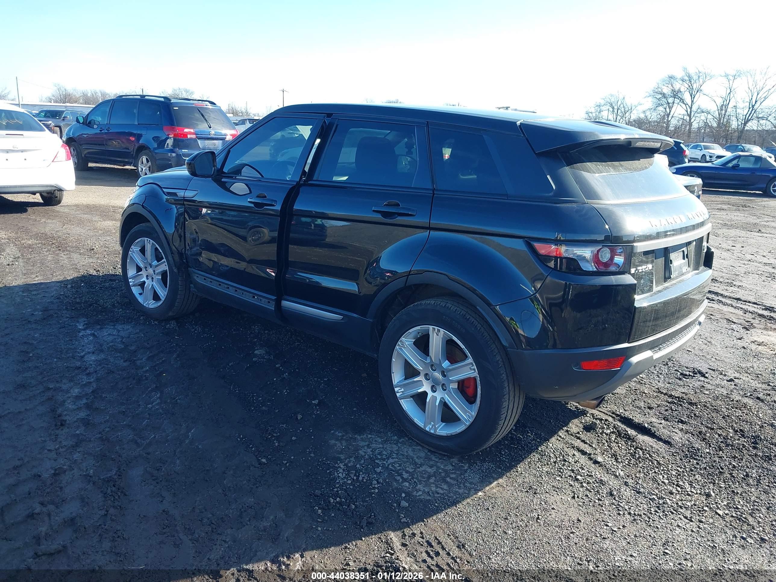 LAND ROVER image 3