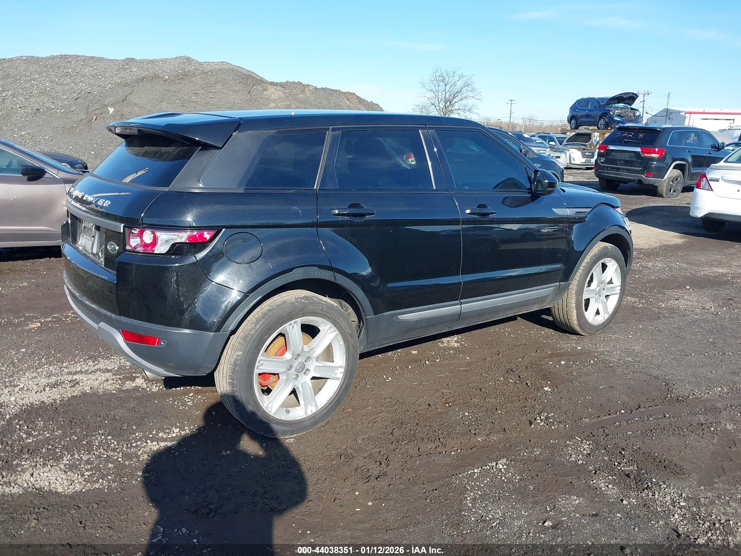 LAND ROVER image 4