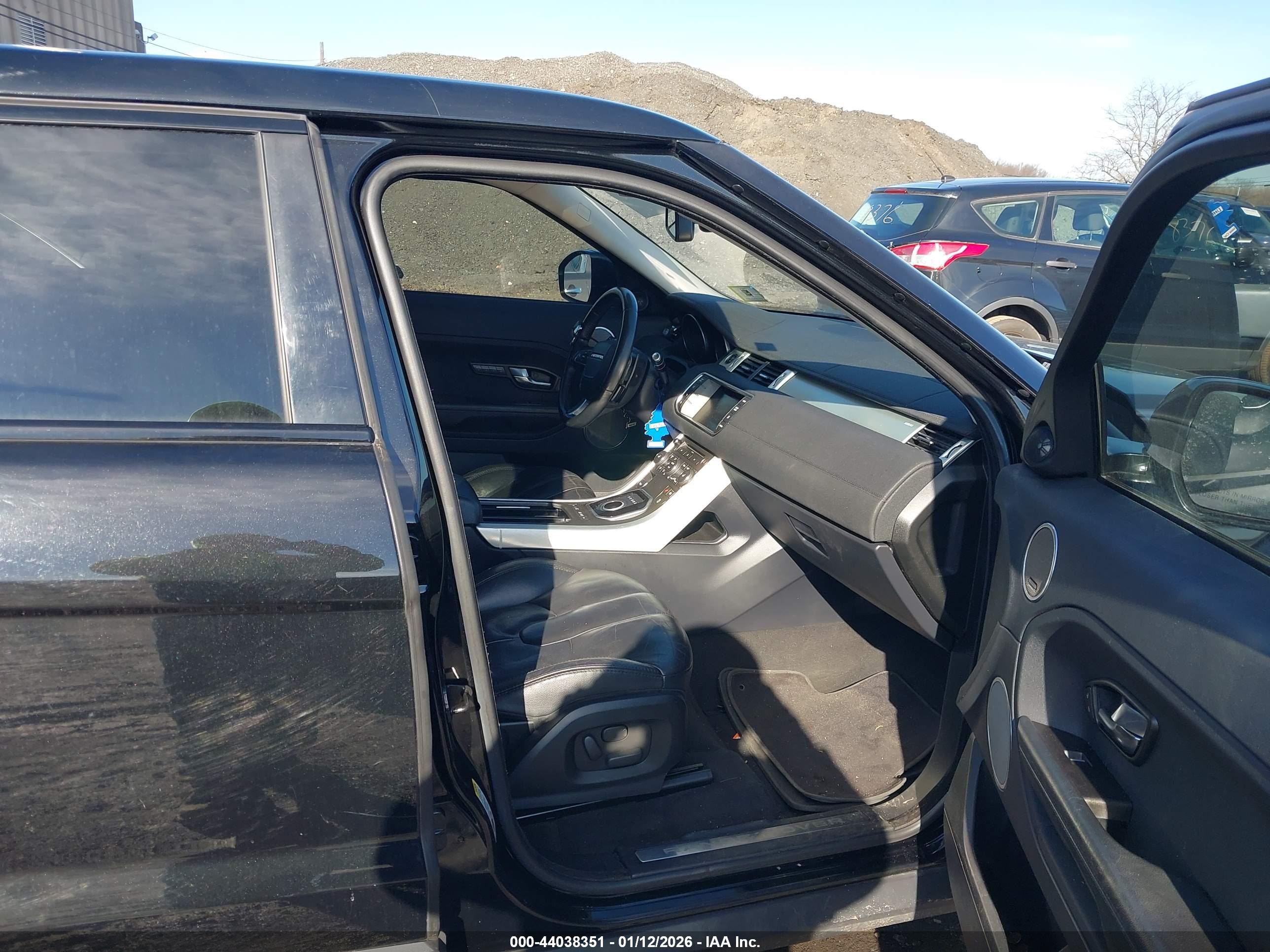 LAND ROVER image 5