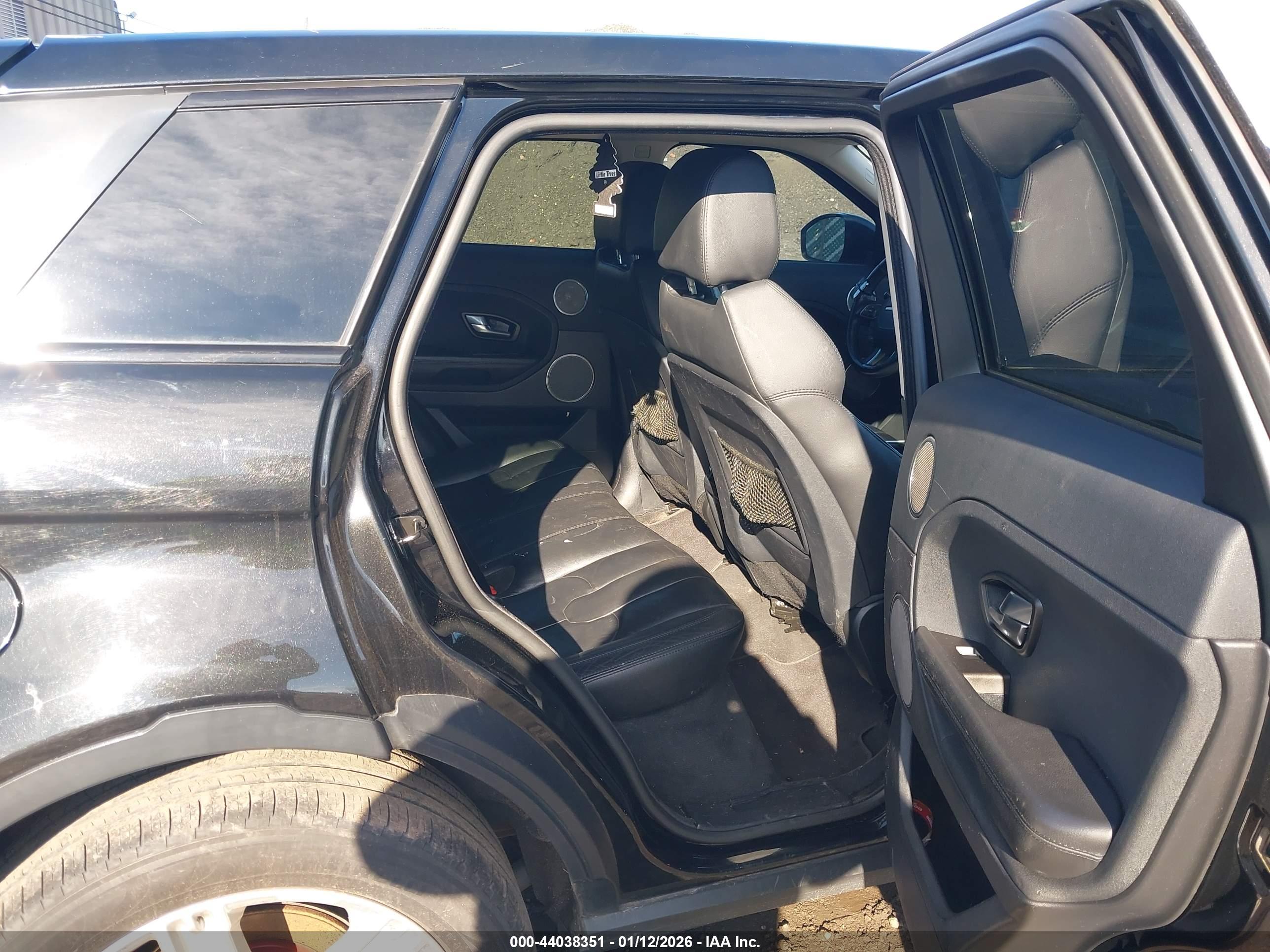 LAND ROVER image 8