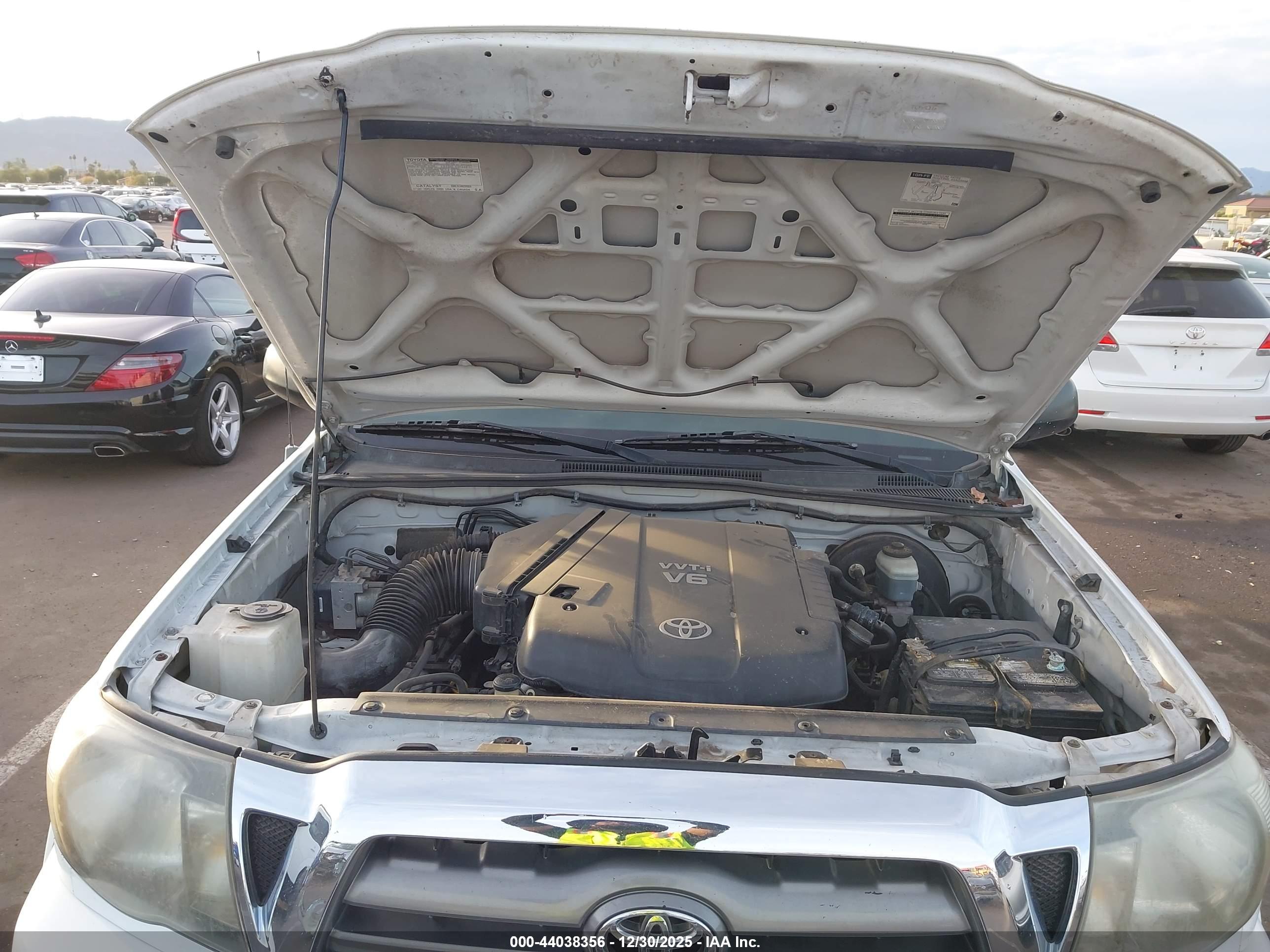 TOYOTA TACOMA image 10