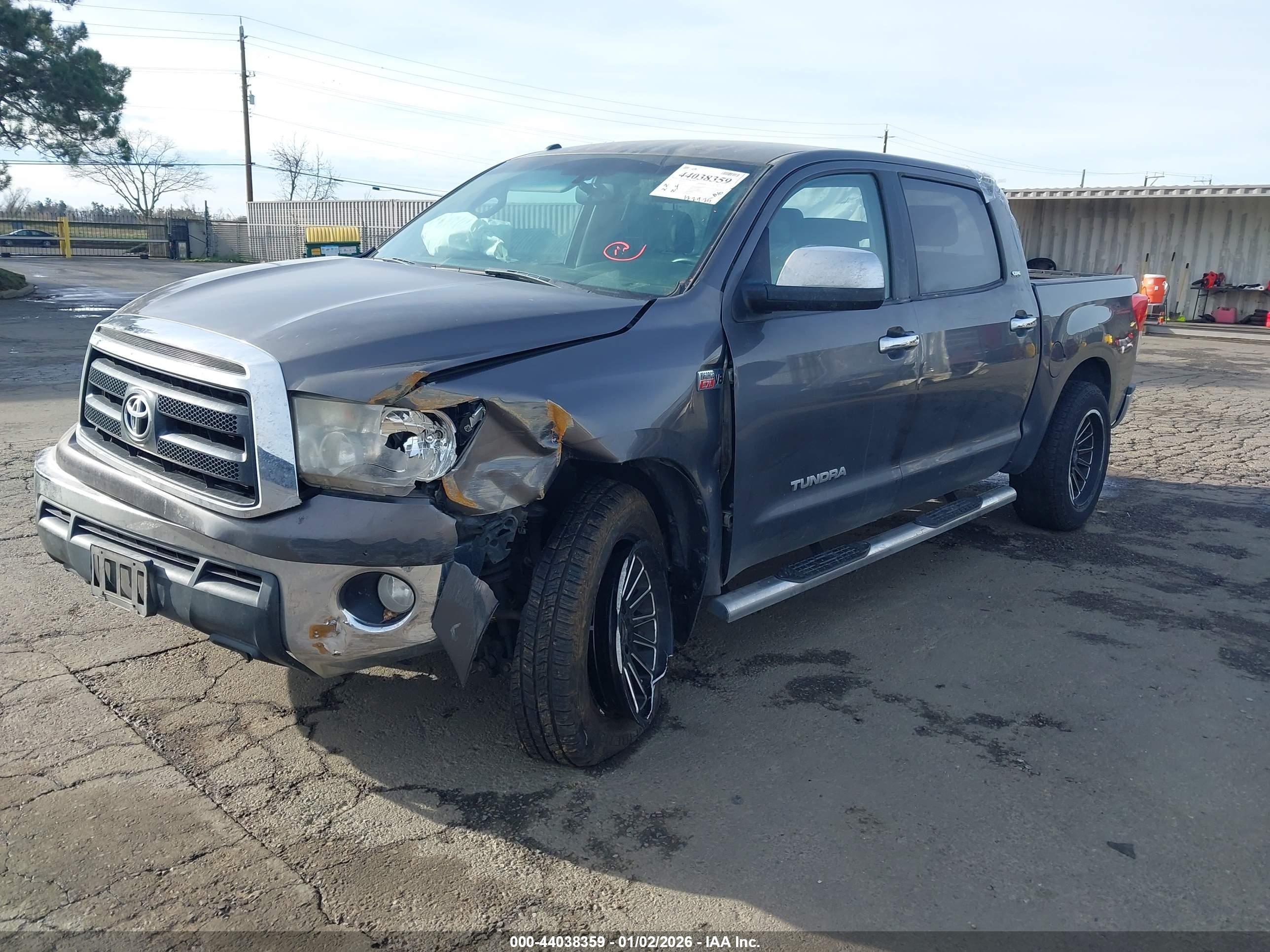 TOYOTA TUNDRA image 2