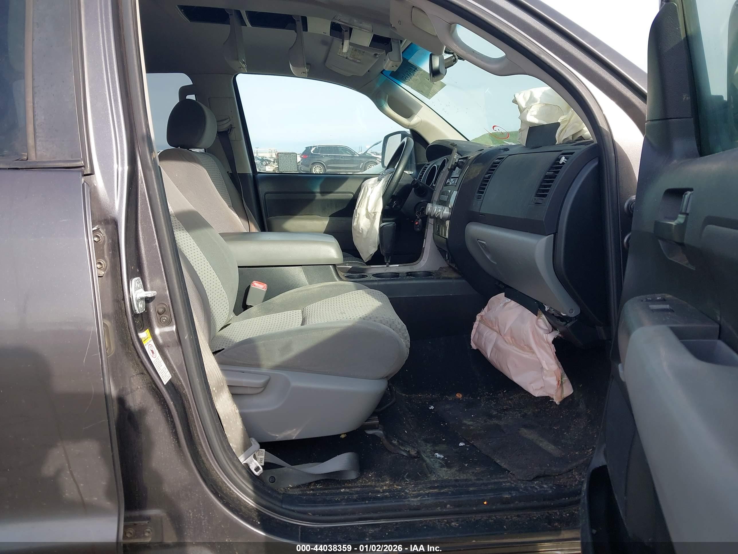 TOYOTA TUNDRA image 5