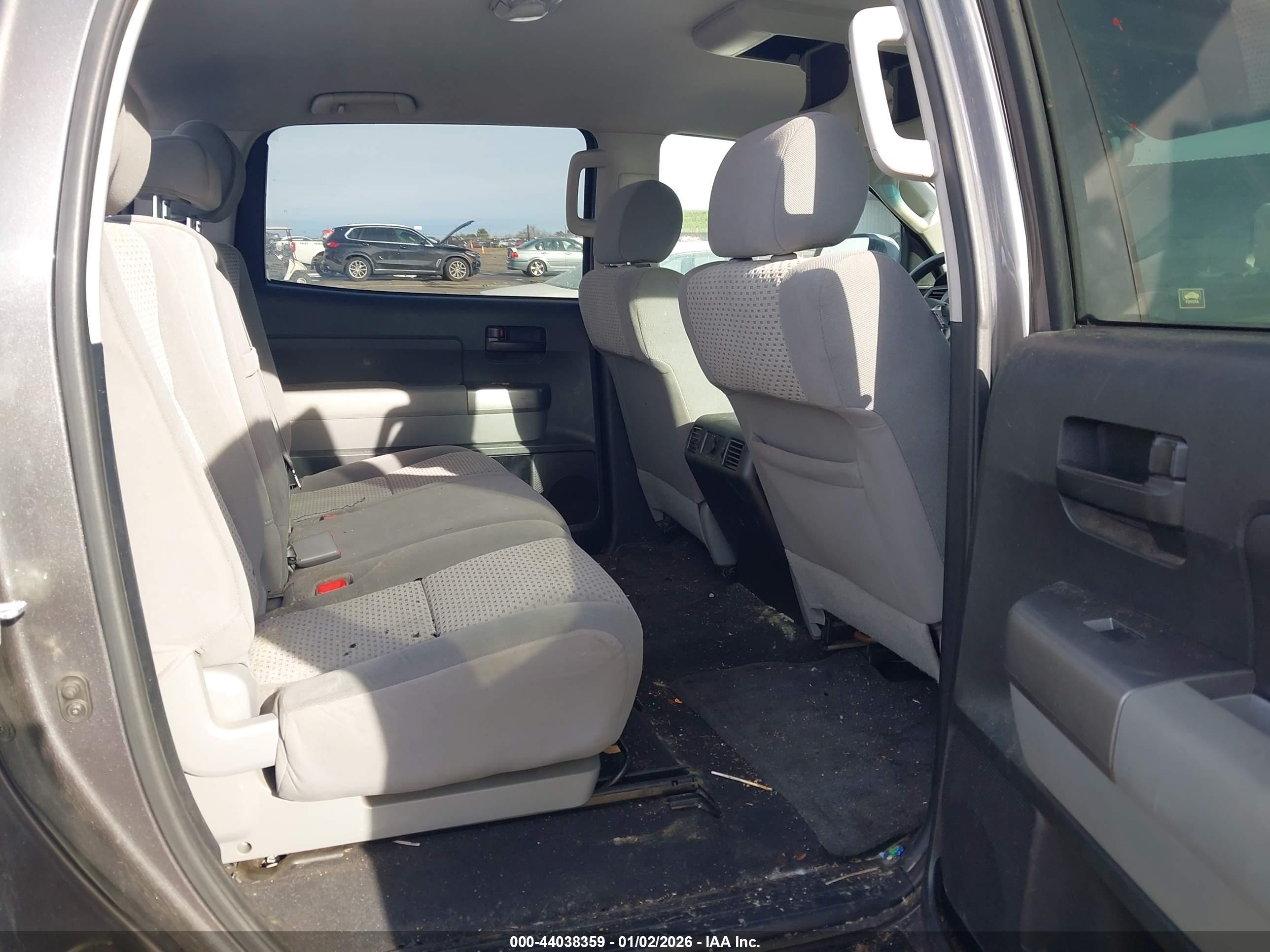 TOYOTA TUNDRA image 8