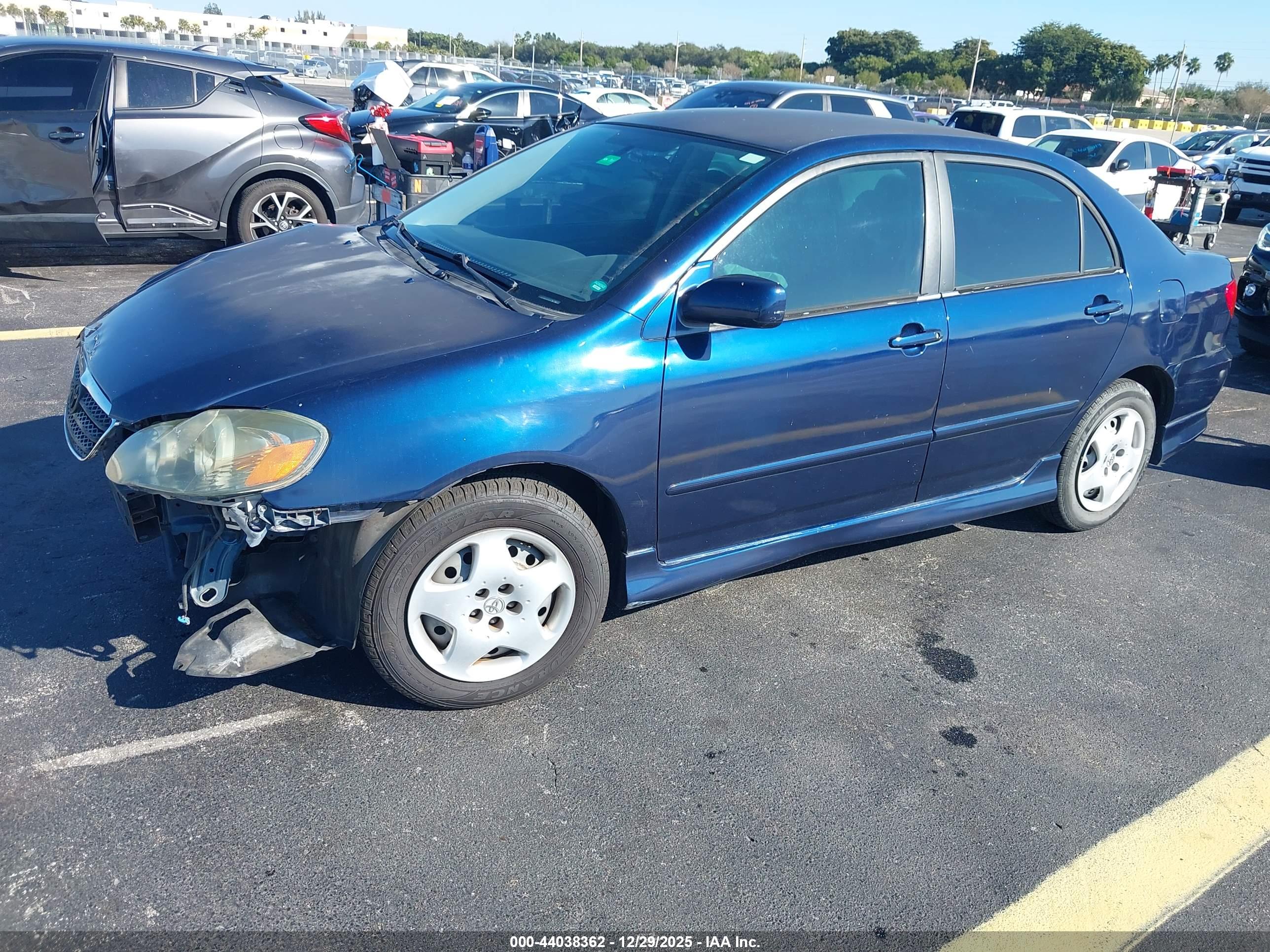 TOYOTA COROLLA image 2