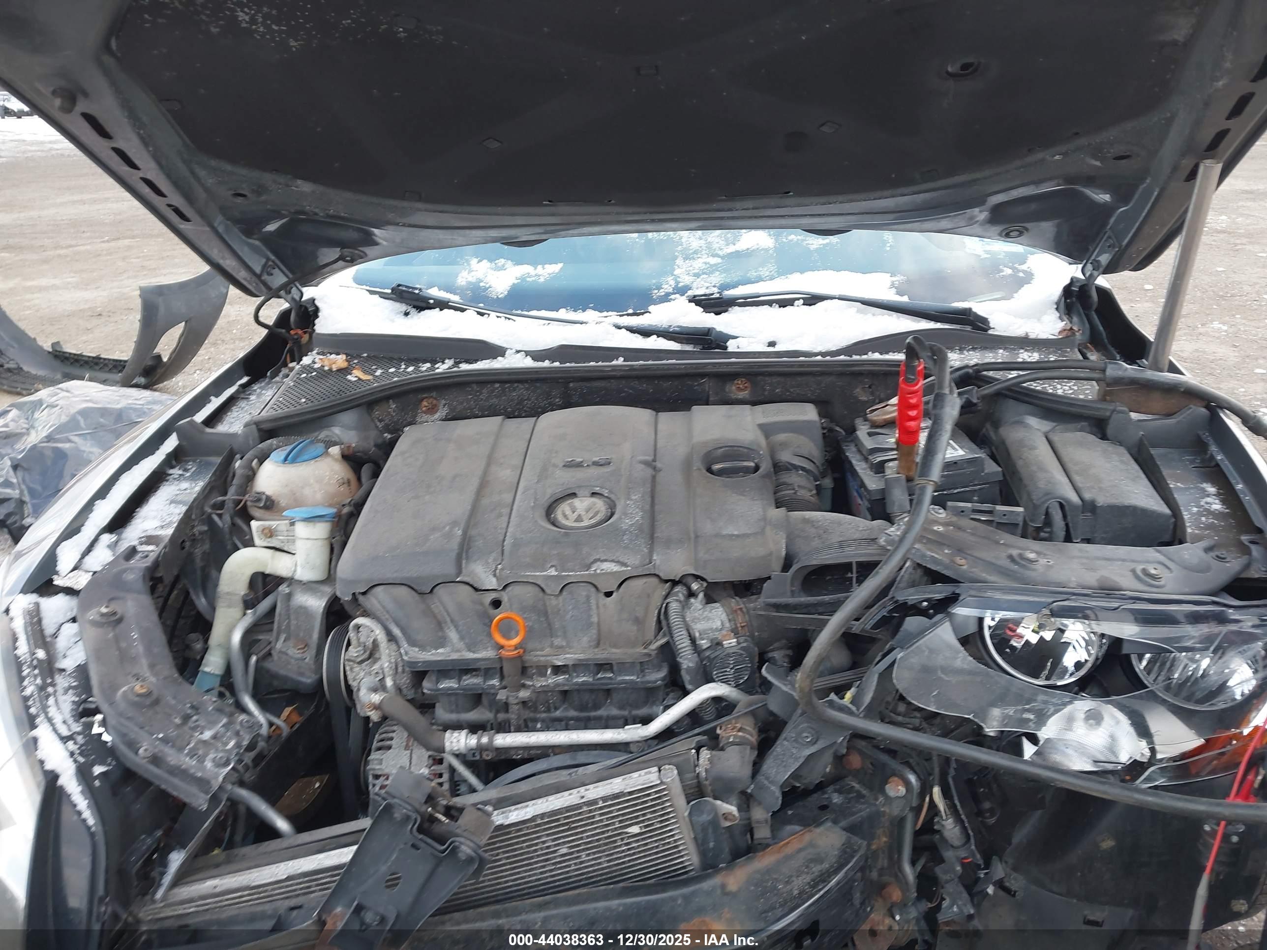 VOLKSWAGEN PASSAT image 10