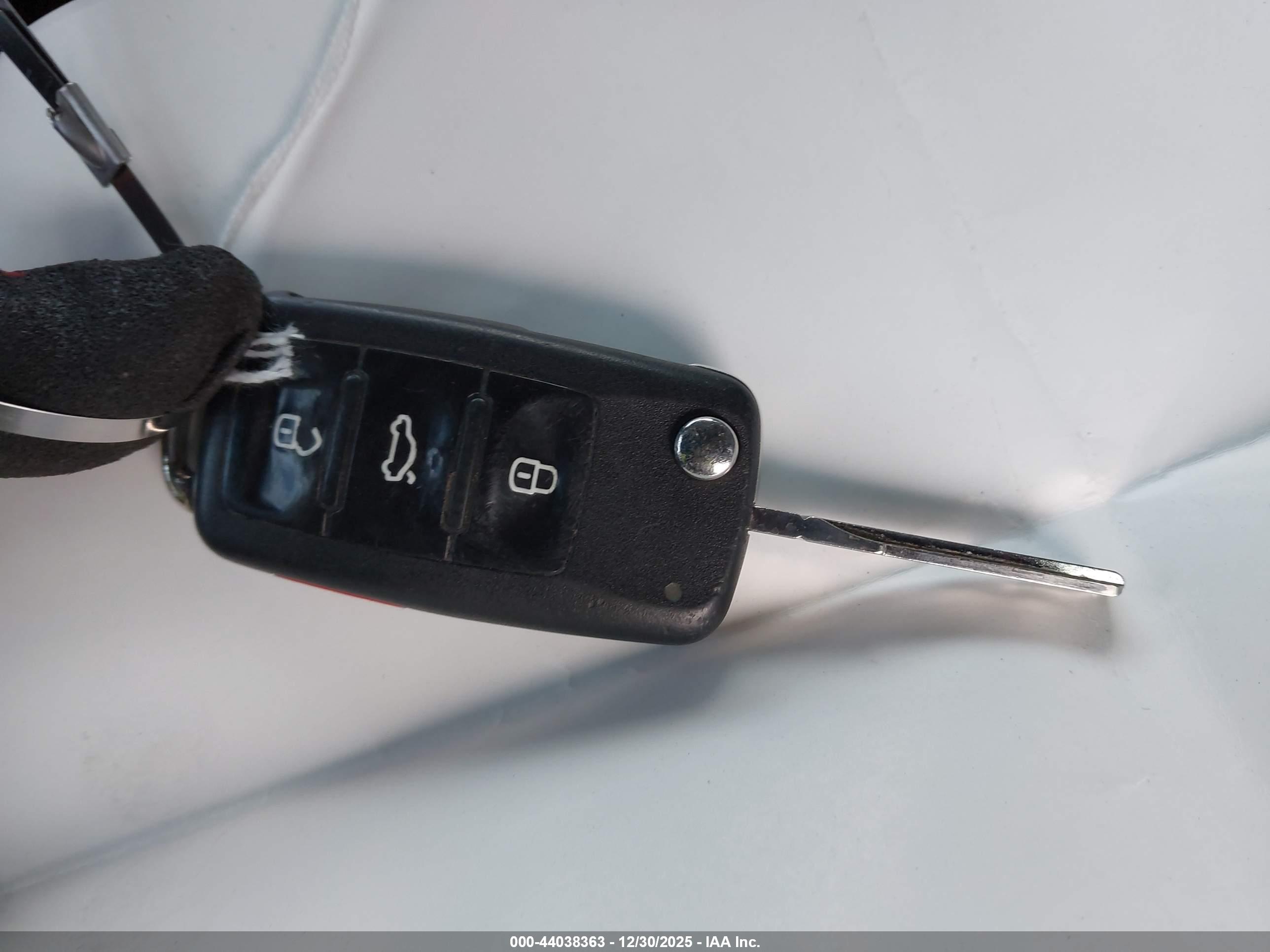 VOLKSWAGEN PASSAT image 11