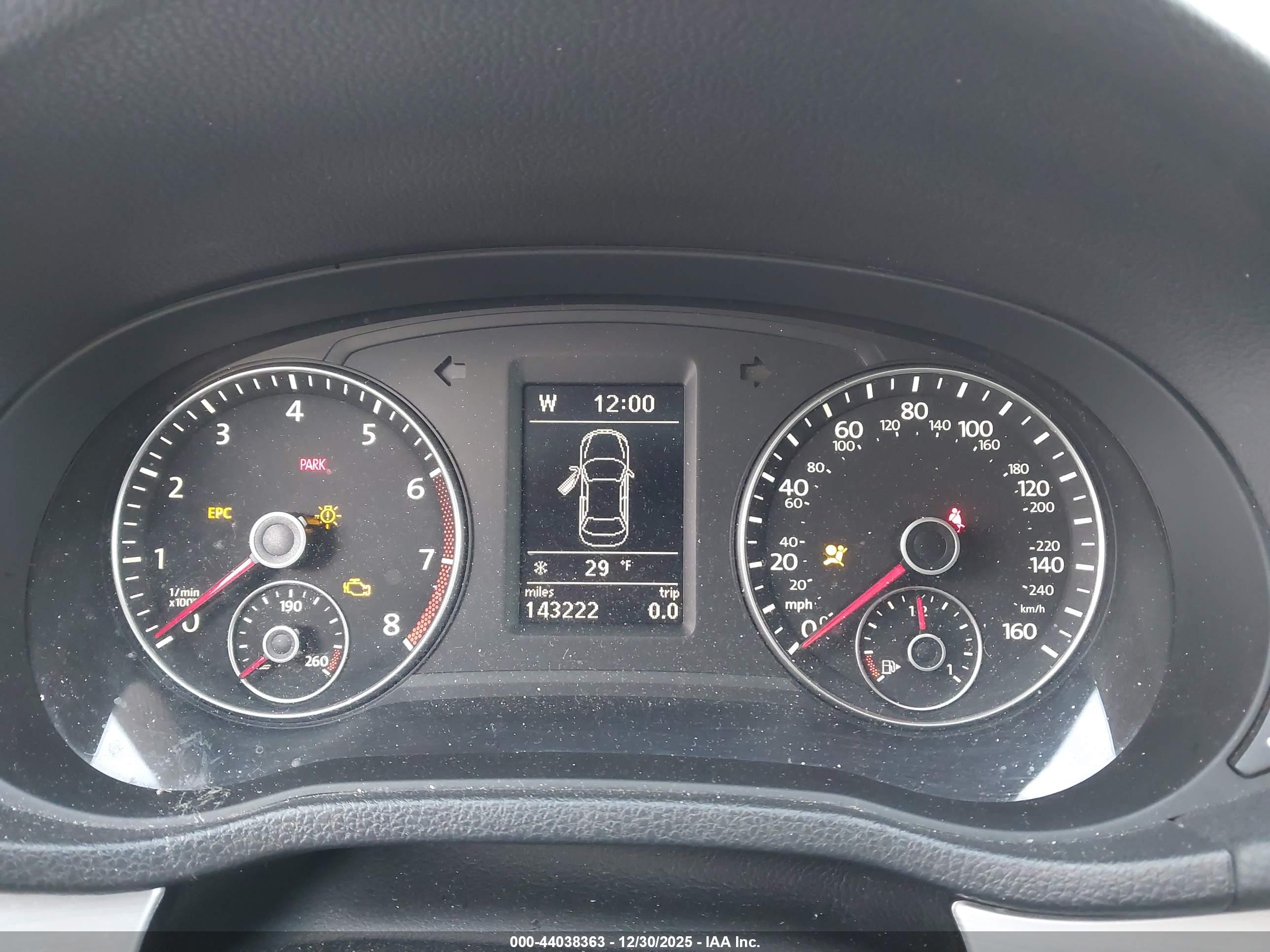 VOLKSWAGEN PASSAT image 7