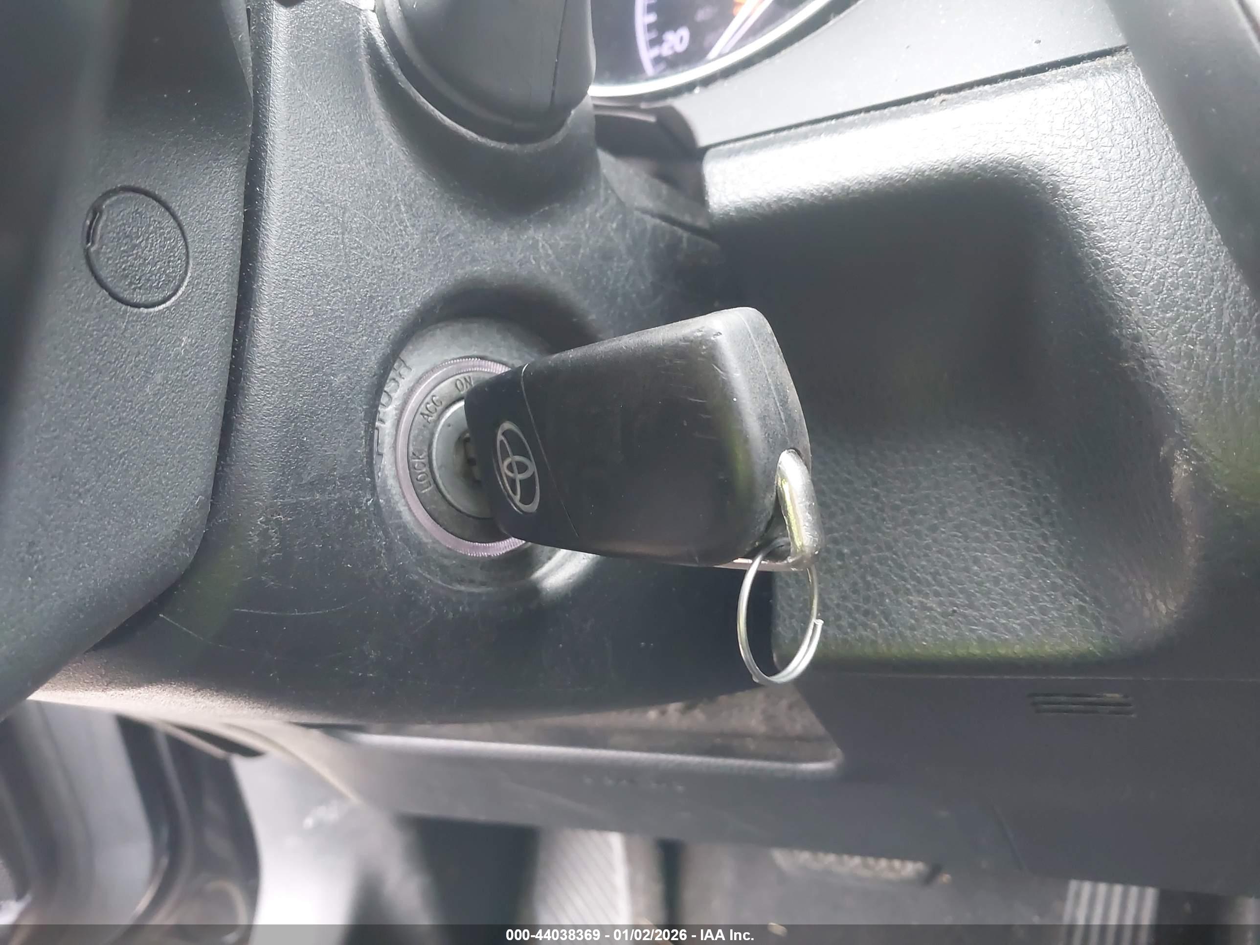 TOYOTA CAMRY image 11