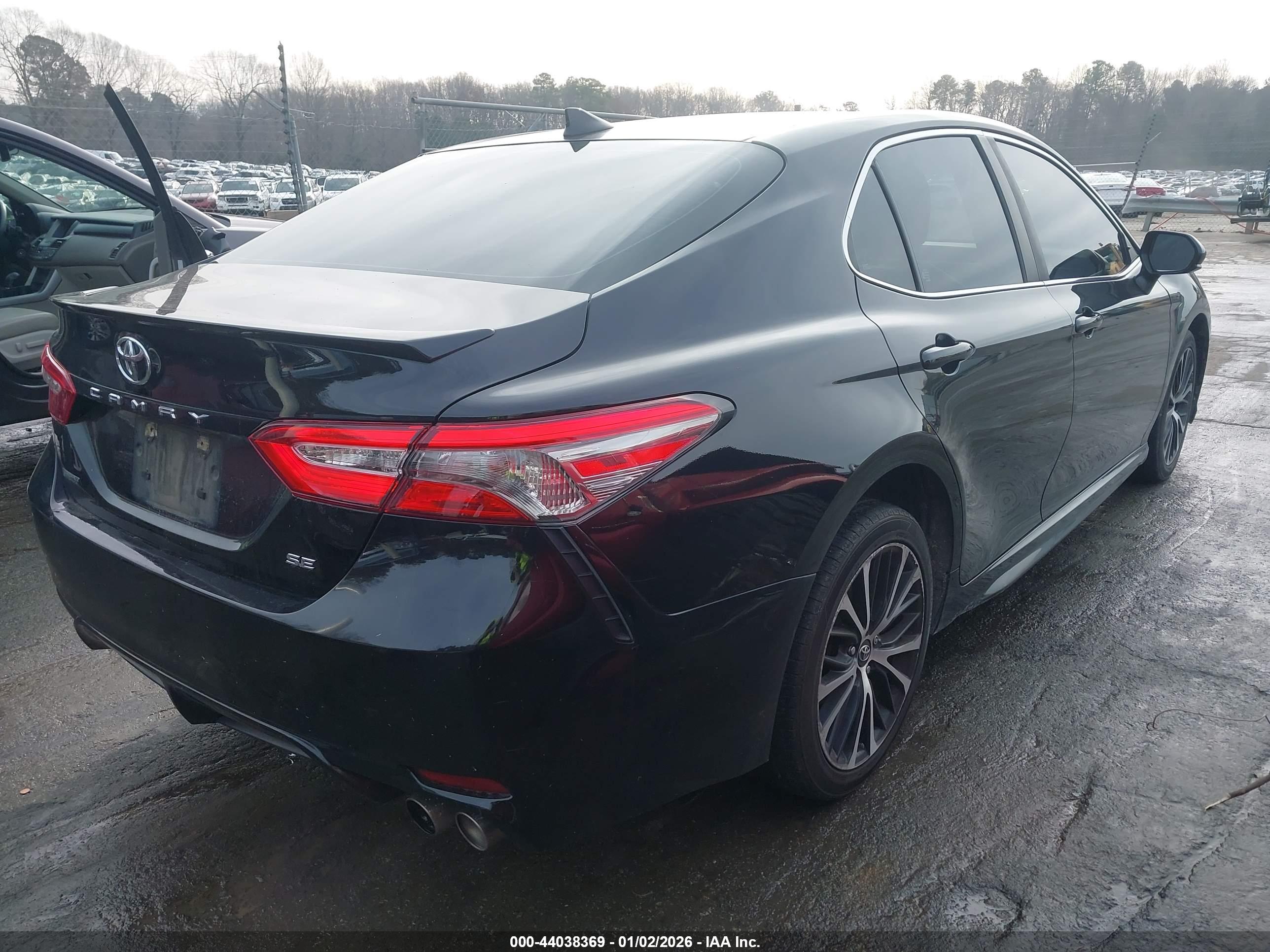TOYOTA CAMRY image 4