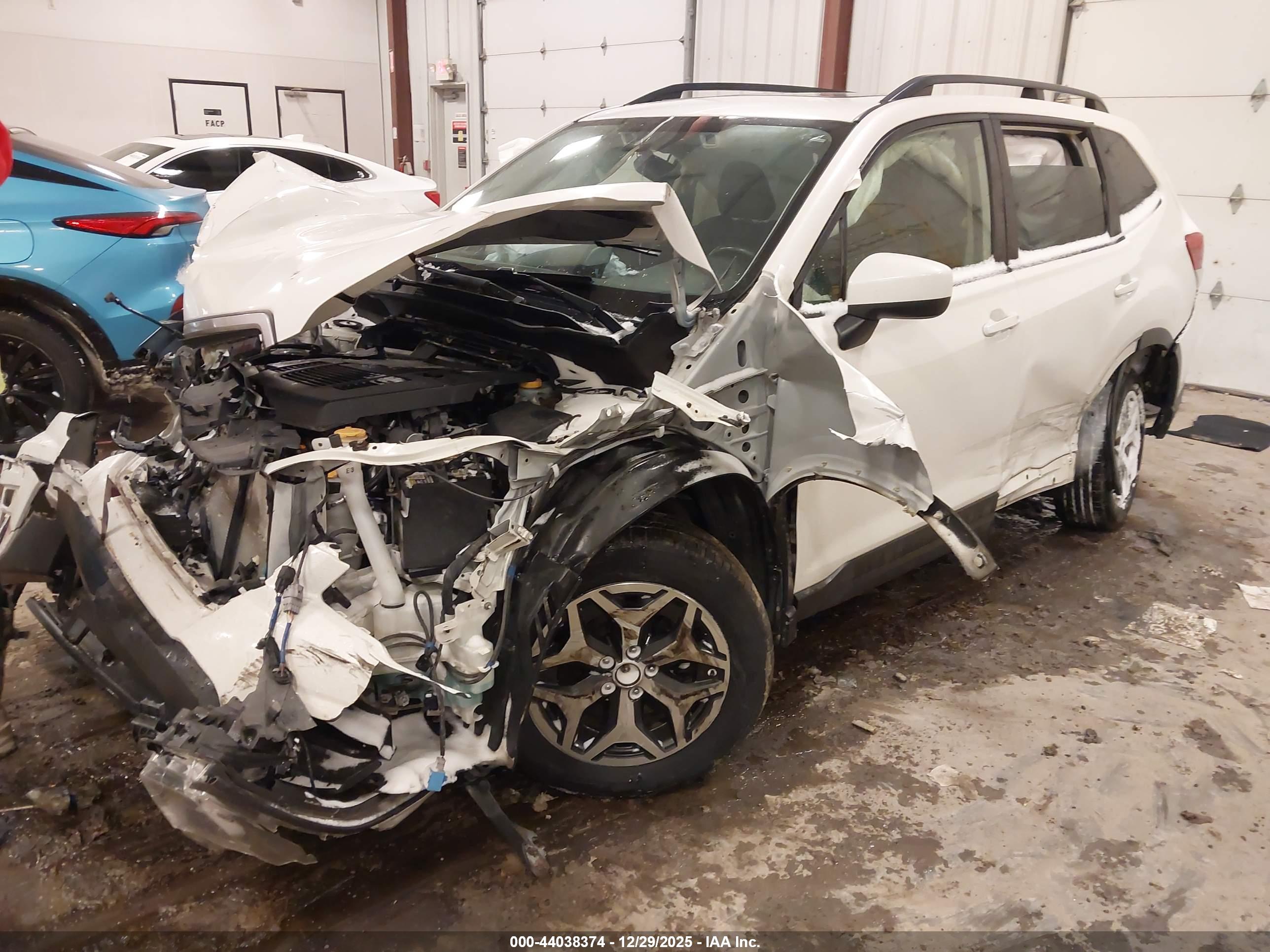 SUBARU FORESTER image 2