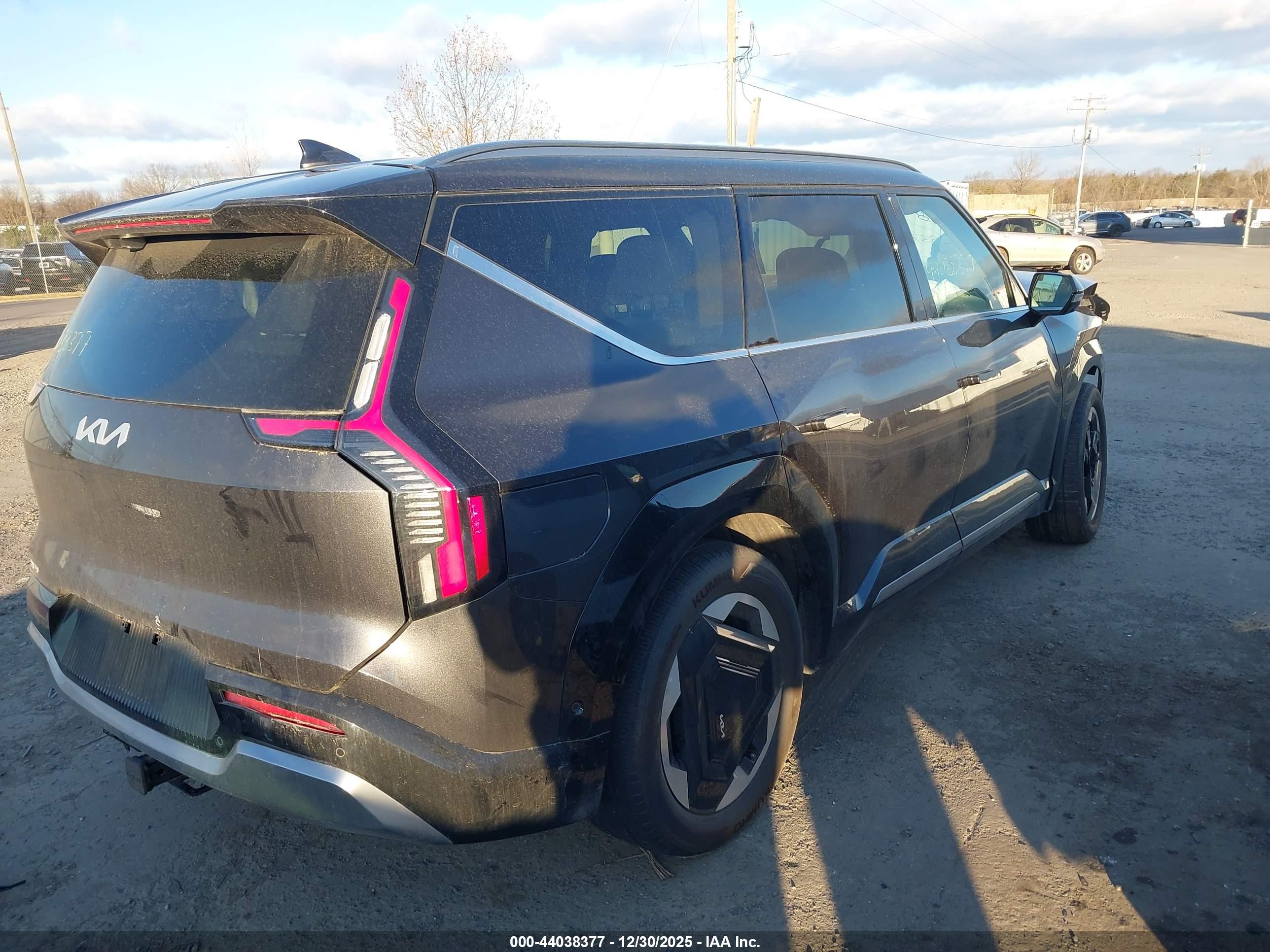 KIA EV9 image 4