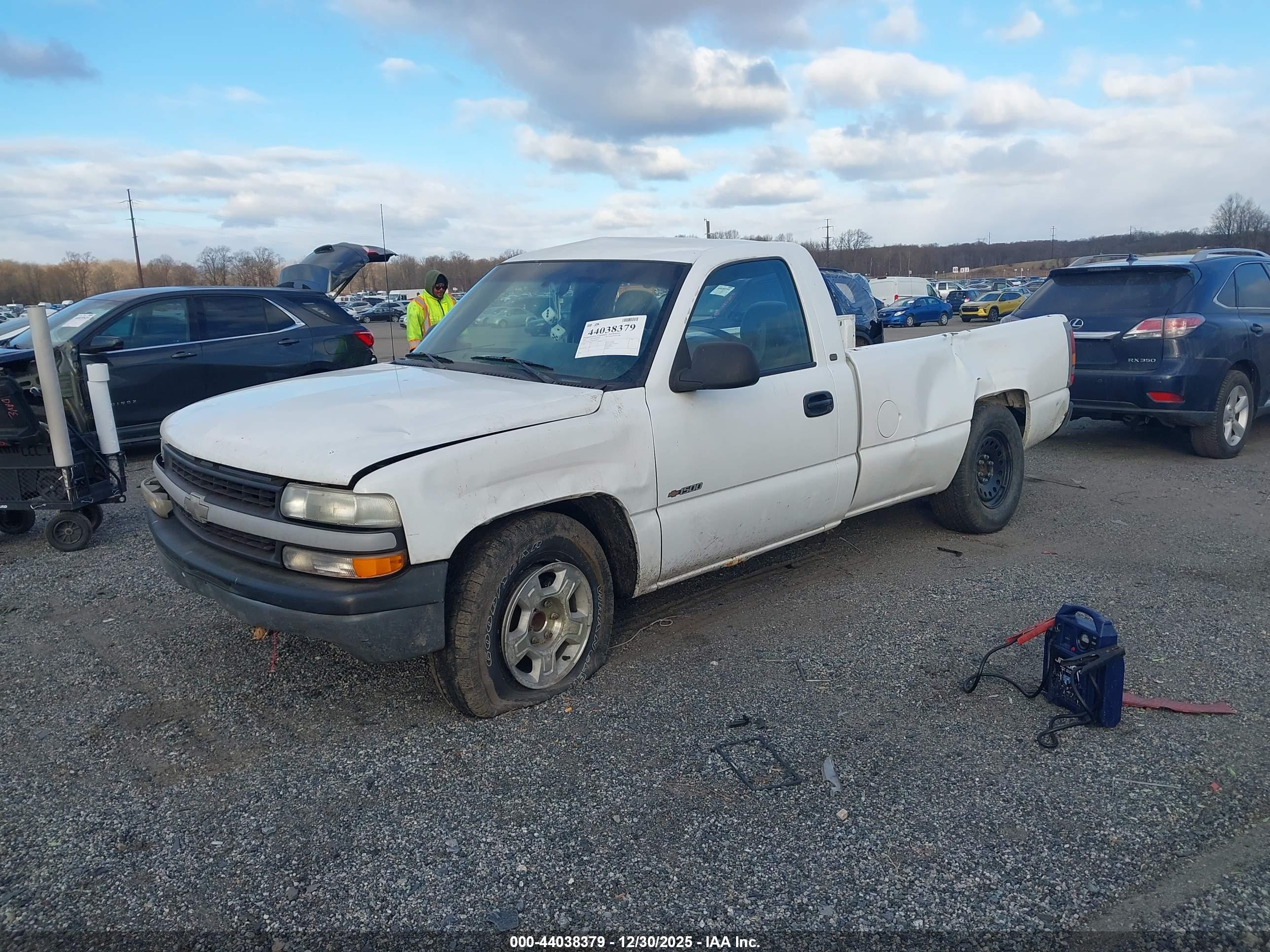 CHEVROLET SILVERADO image 2