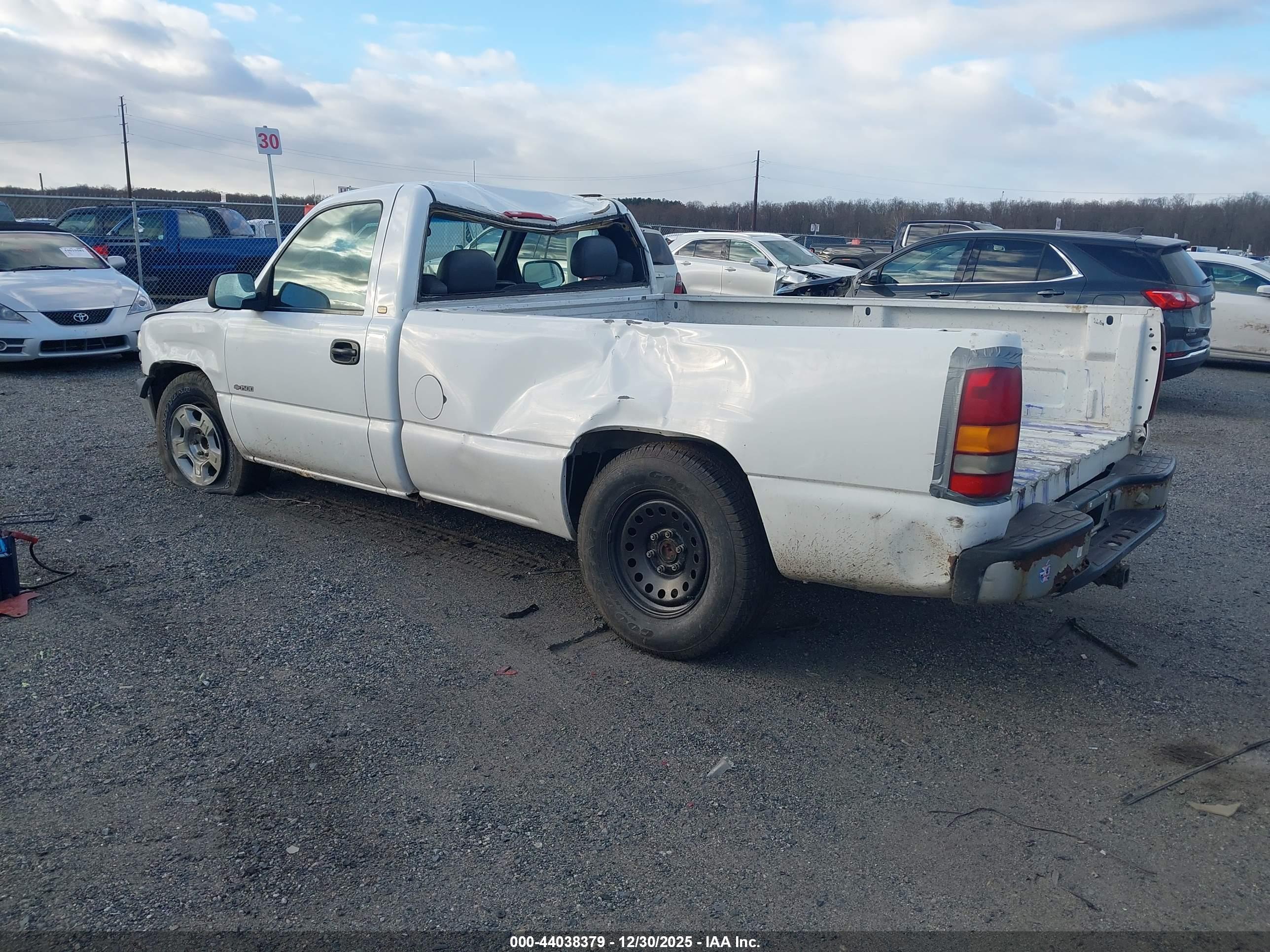 CHEVROLET SILVERADO image 3