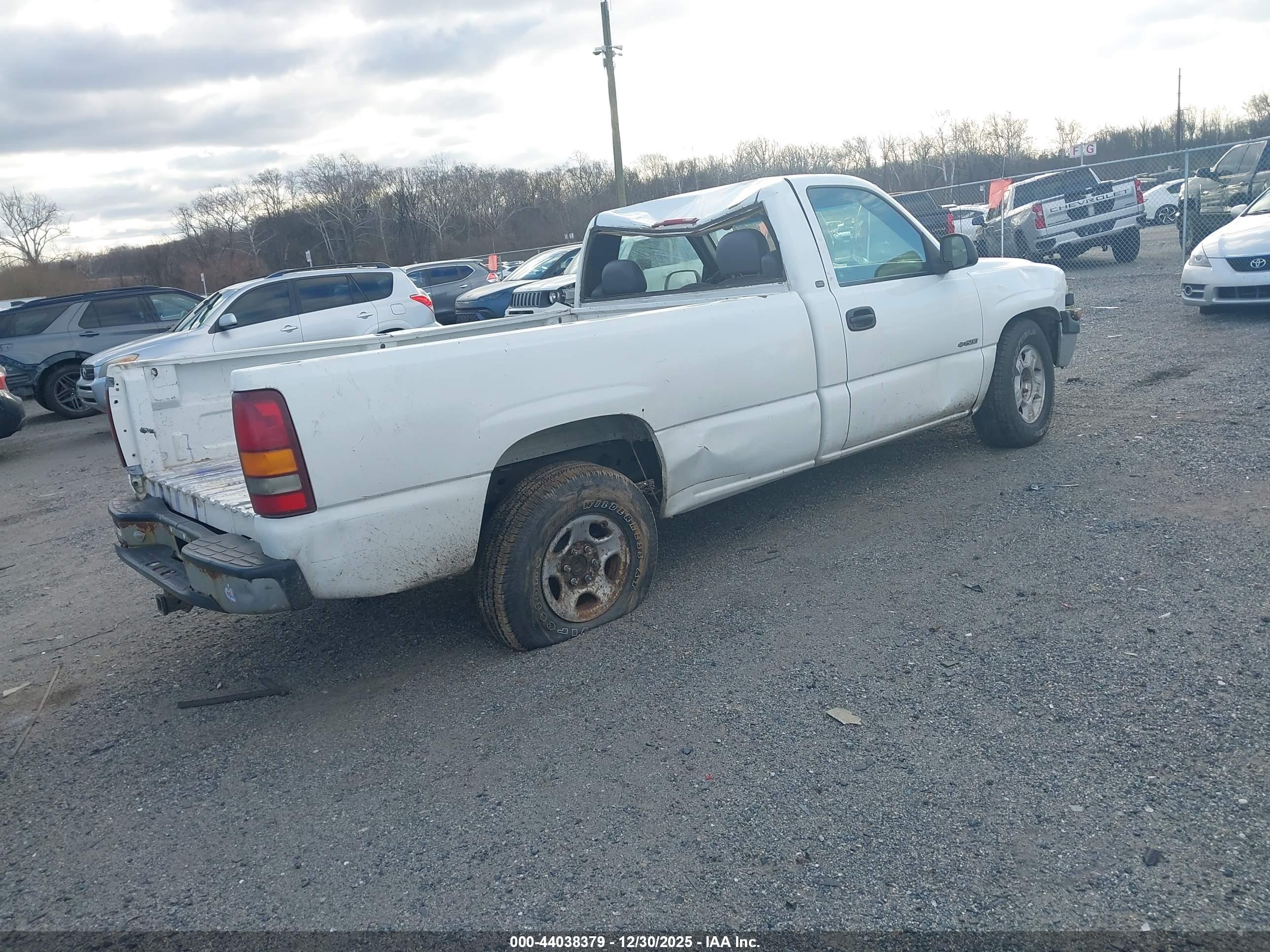 CHEVROLET SILVERADO image 4