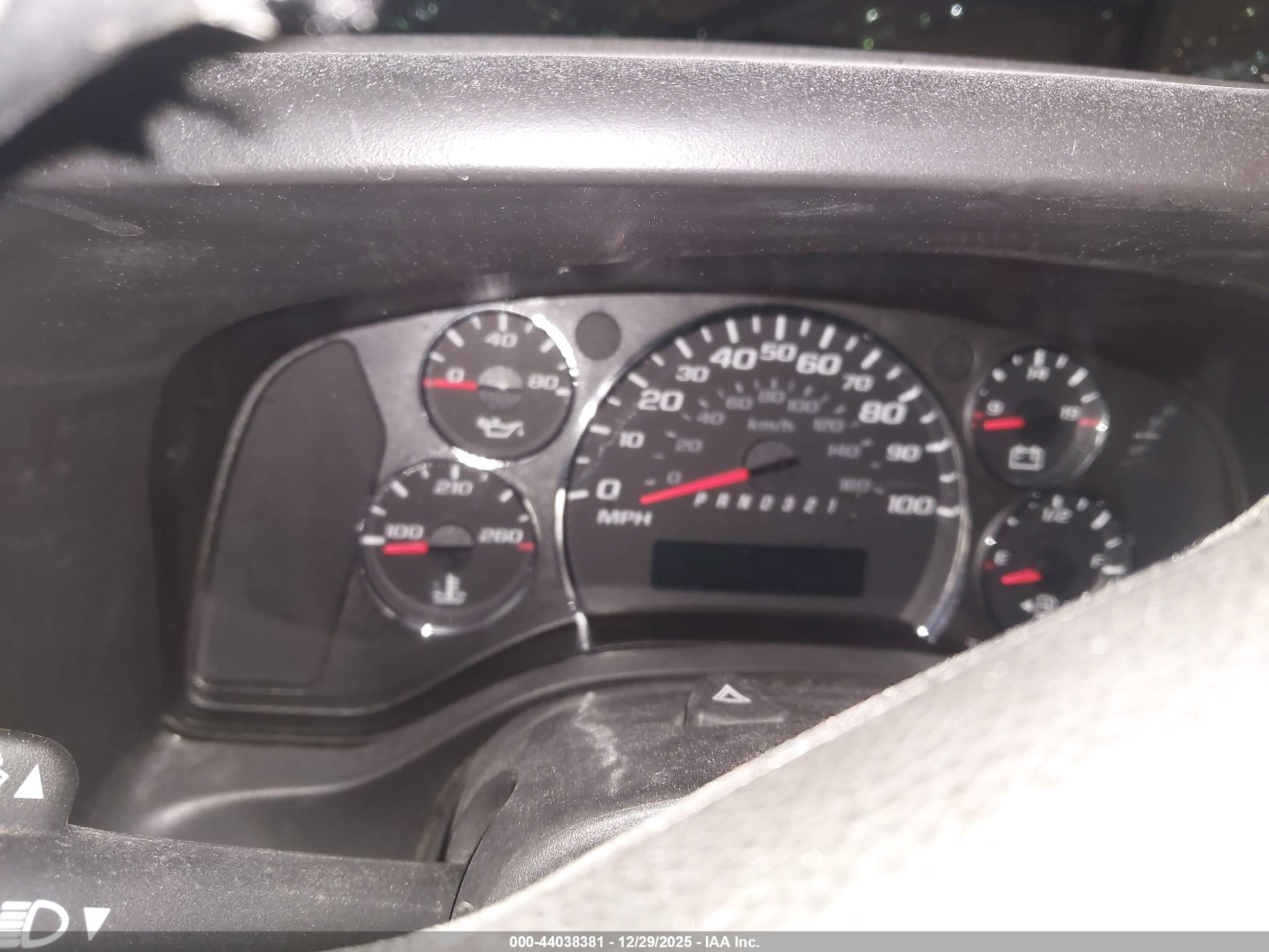 GMC SAVANA image 7