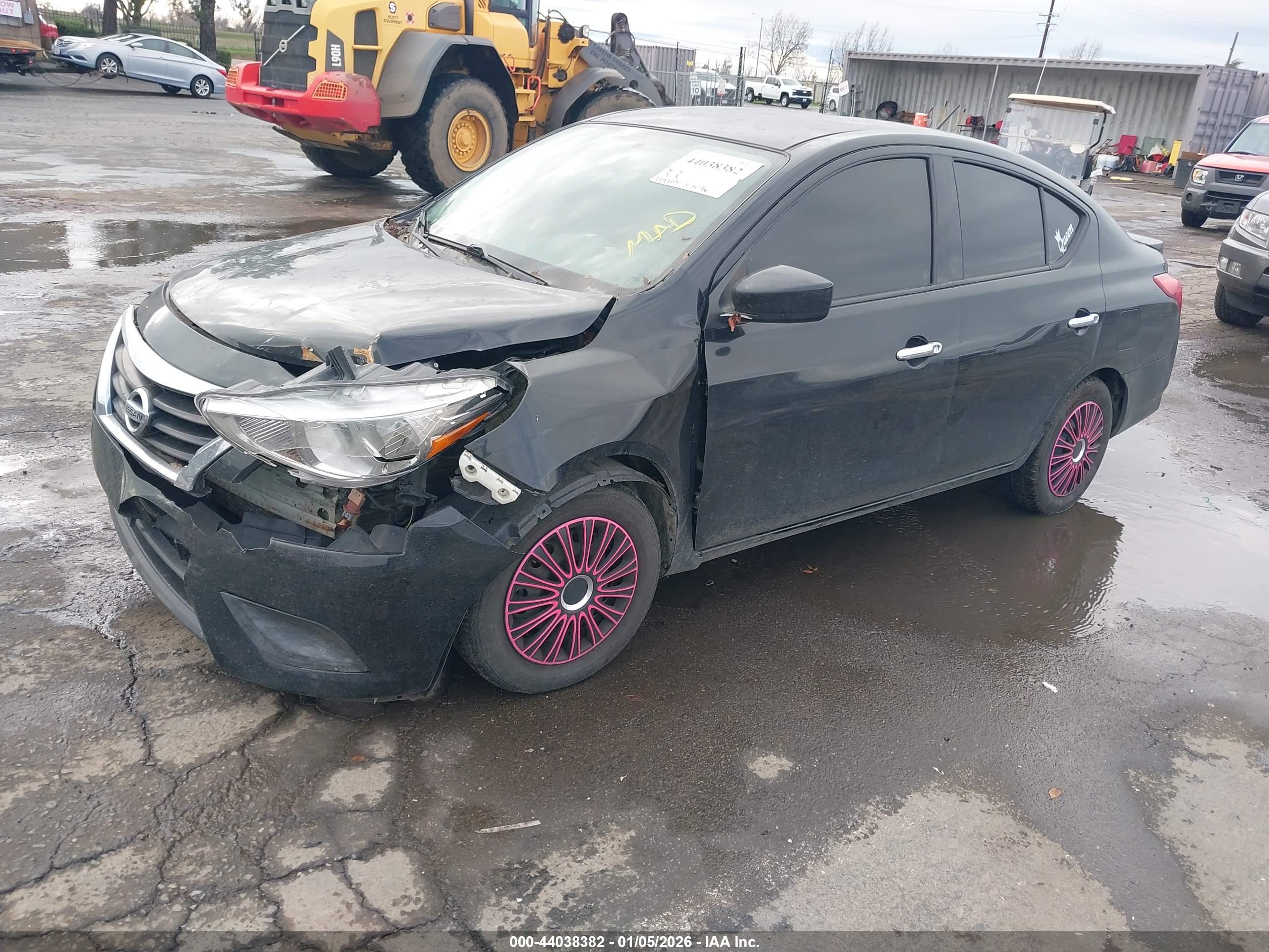 NISSAN VERSA image 2