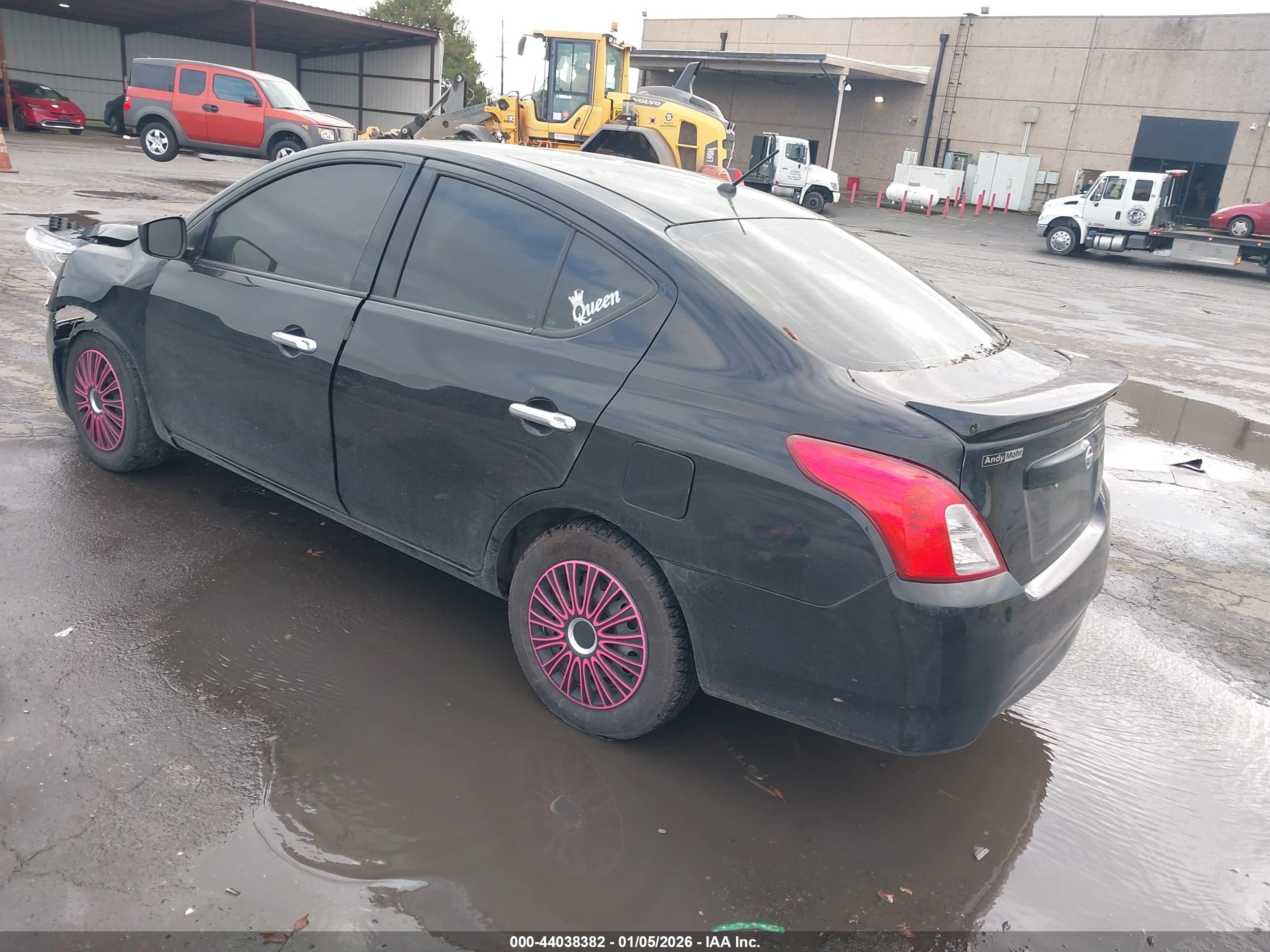 NISSAN VERSA image 3