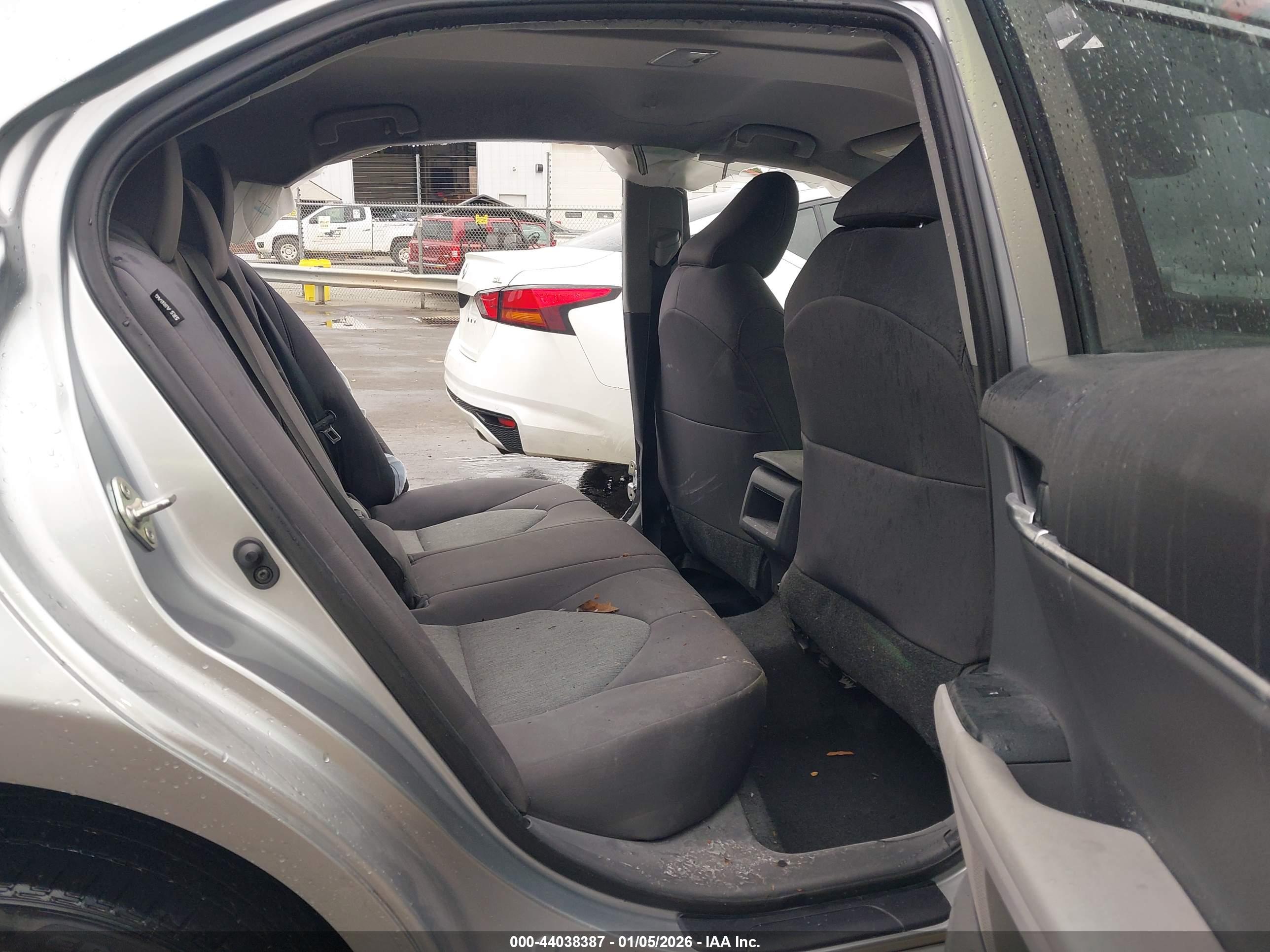 TOYOTA CAMRY image 8