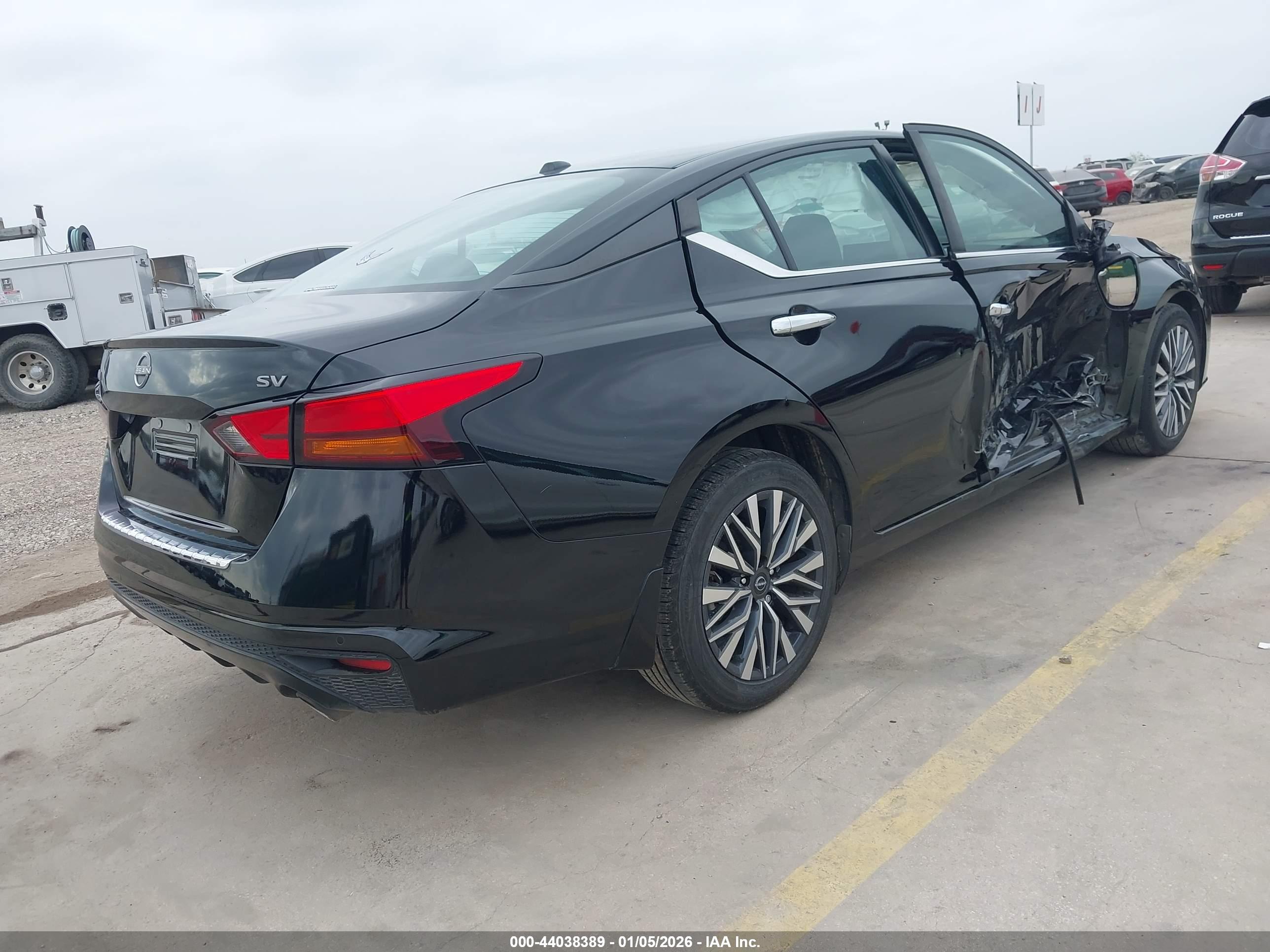 NISSAN ALTIMA image 4