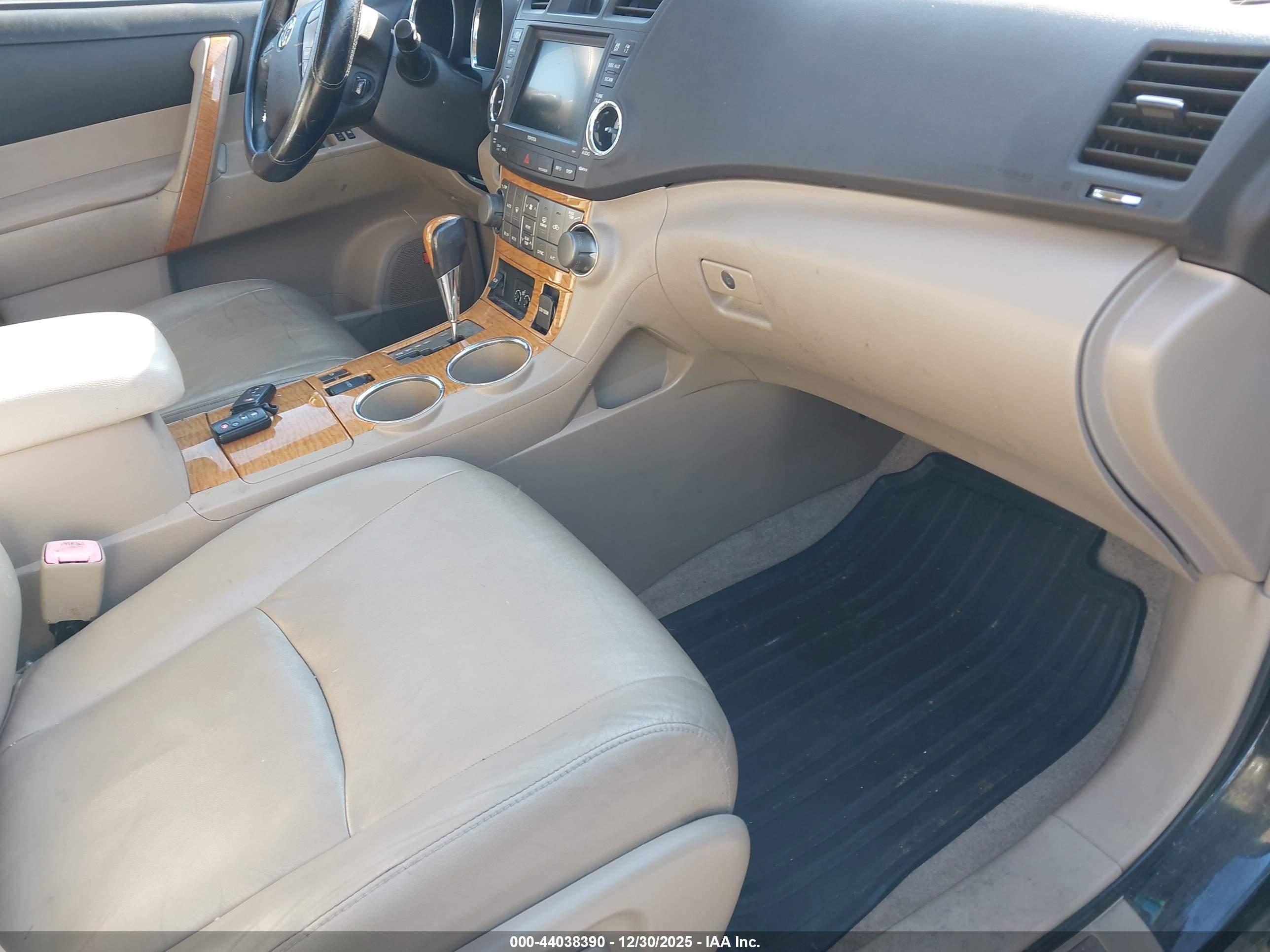 TOYOTA HIGHLANDER image 5