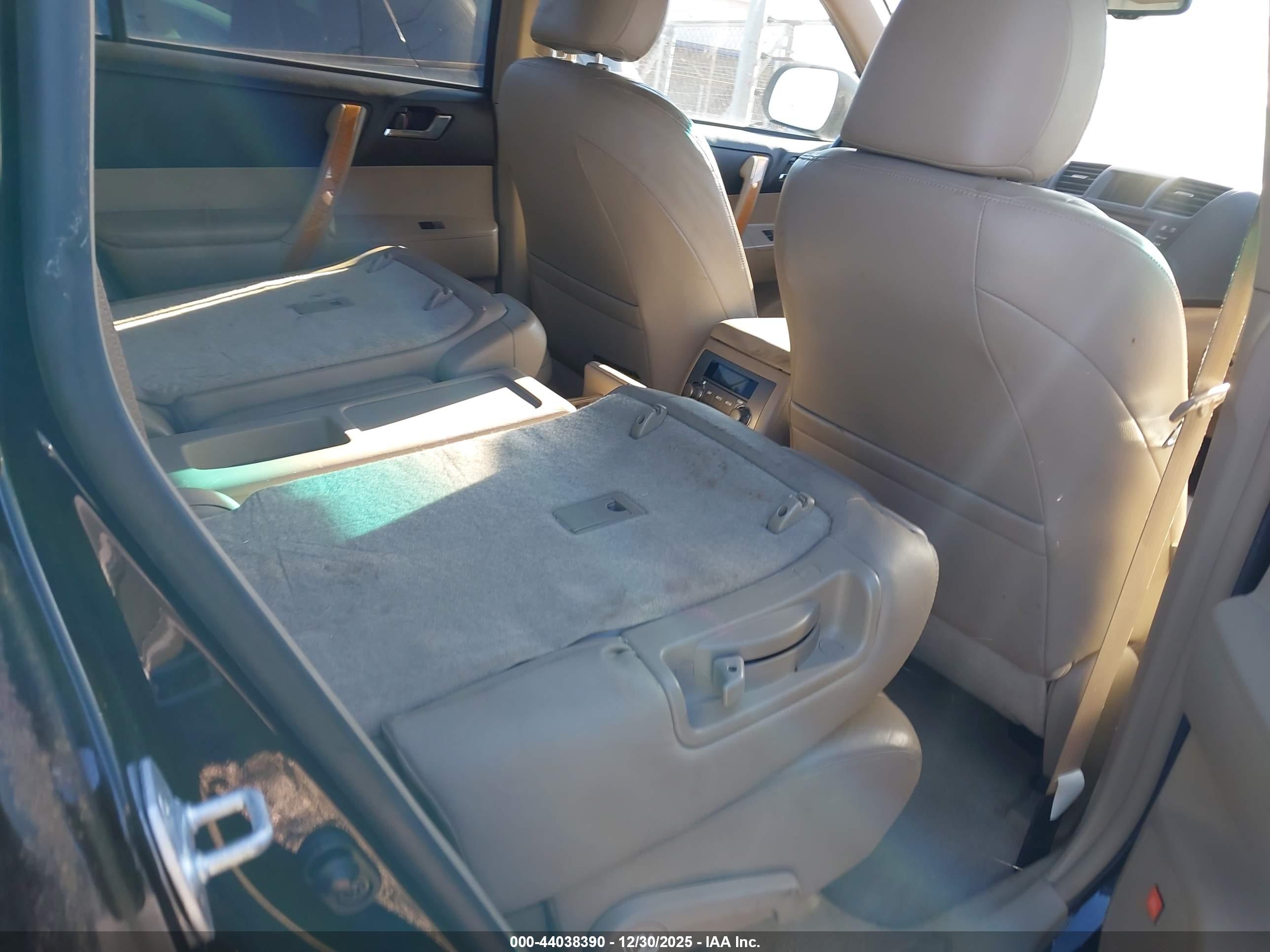 TOYOTA HIGHLANDER image 8