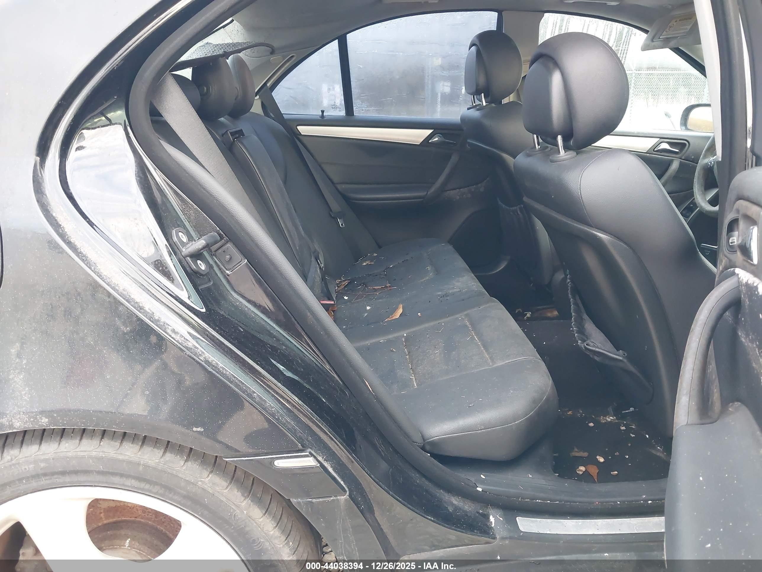 MERCEDES-BENZ C image 8