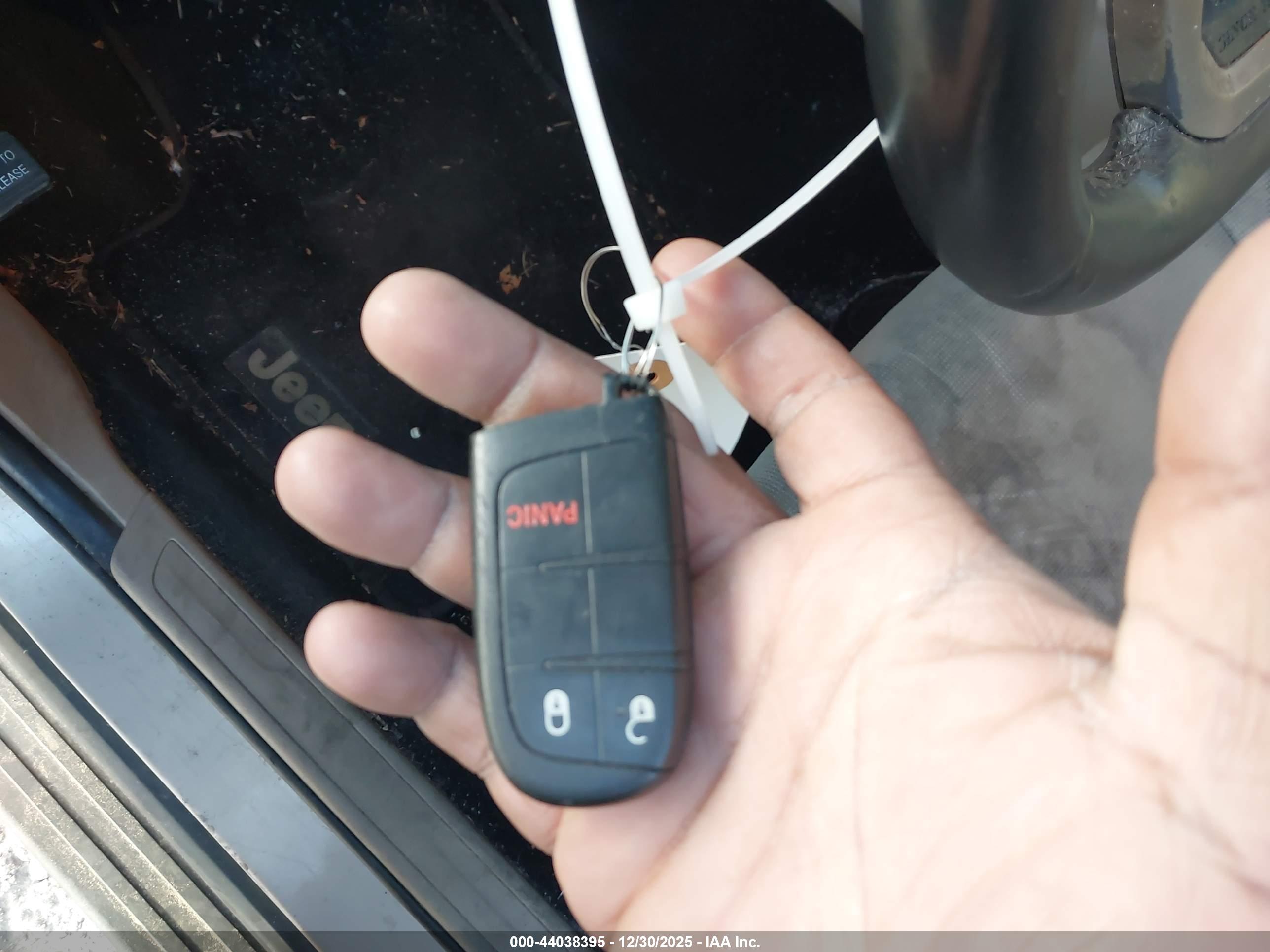 JEEP GRAND image 11