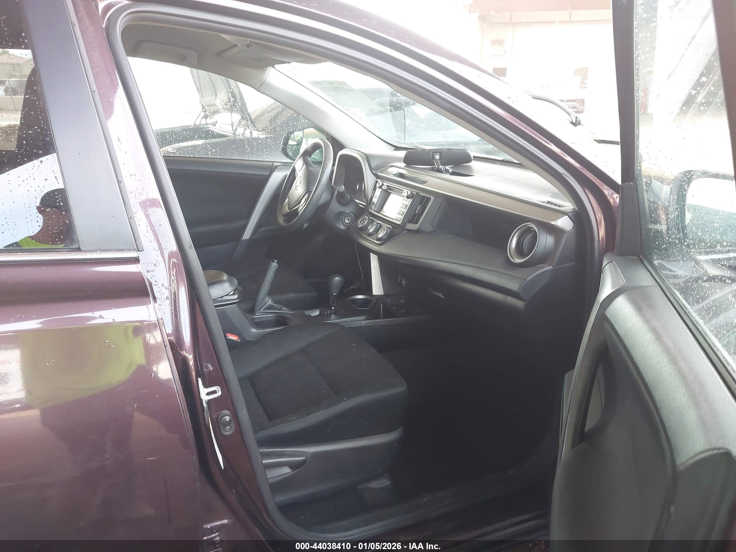 TOYOTA RAV4 image 5