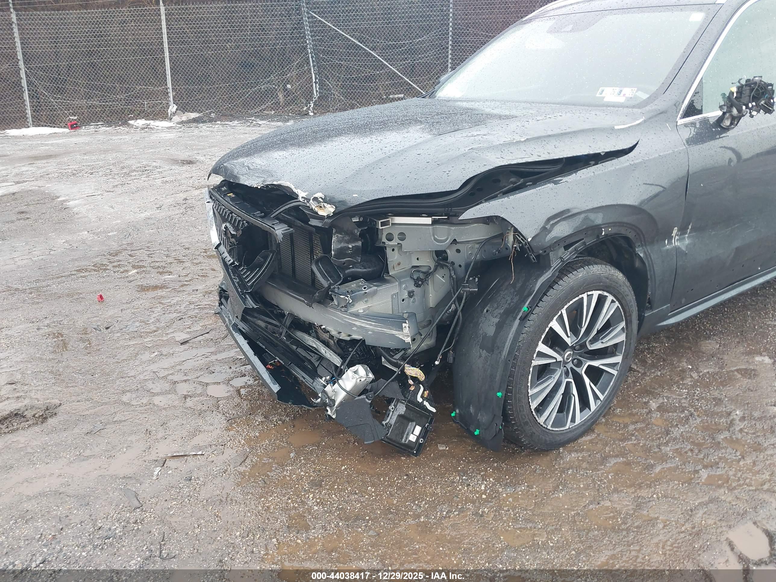 VOLVO XC90 image 6
