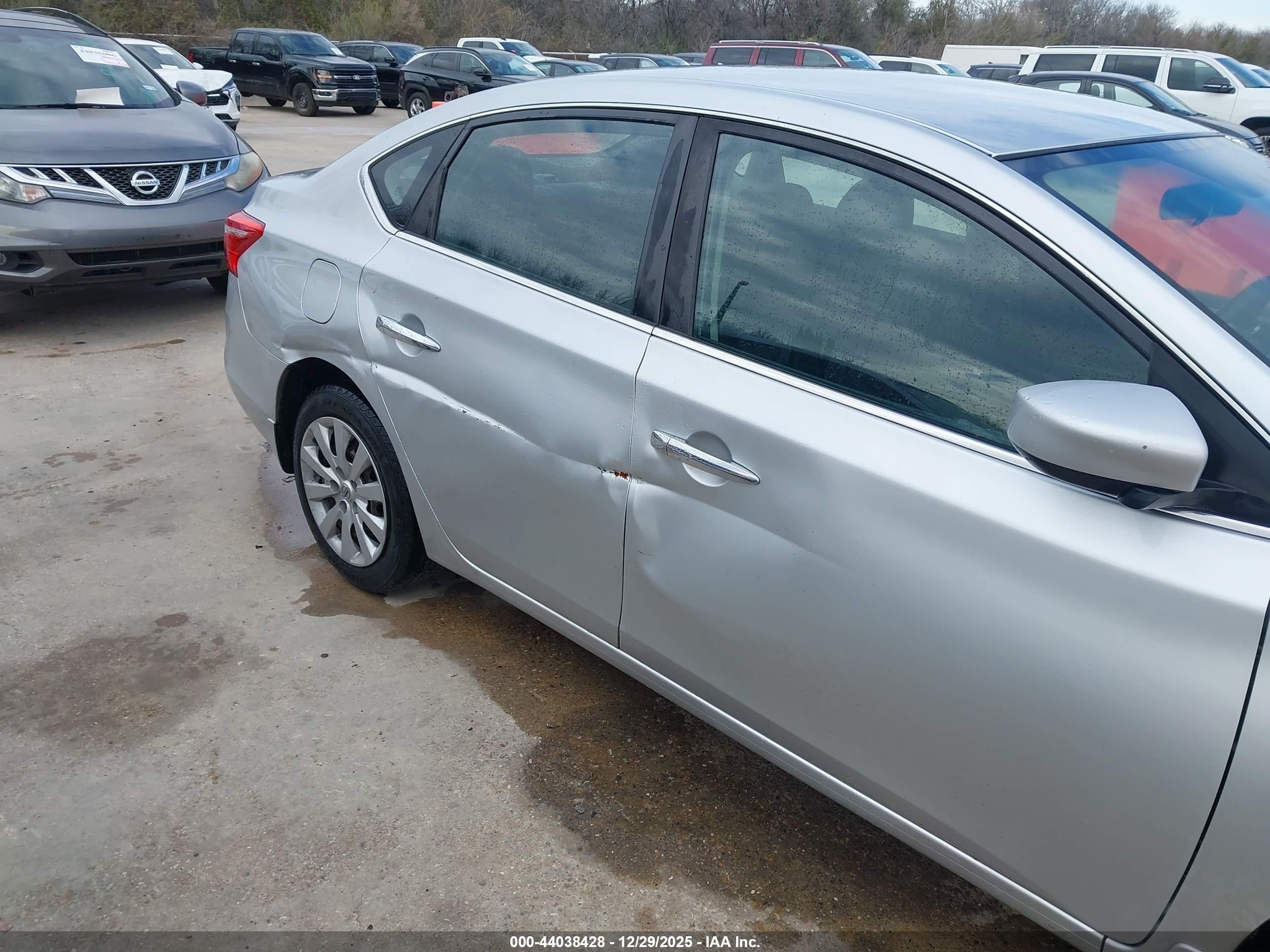NISSAN SENTRA image 6