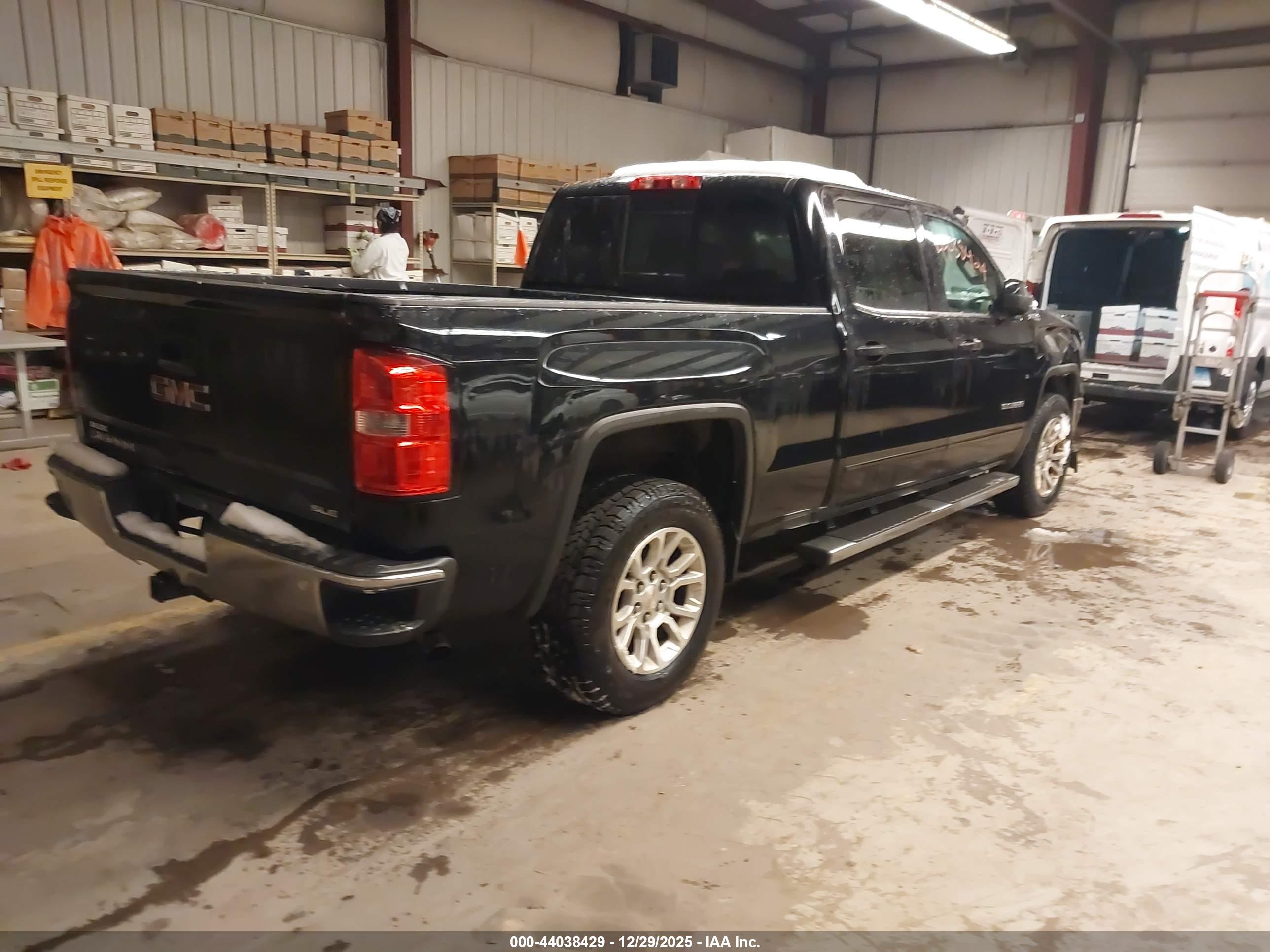 GMC SIERRA image 4