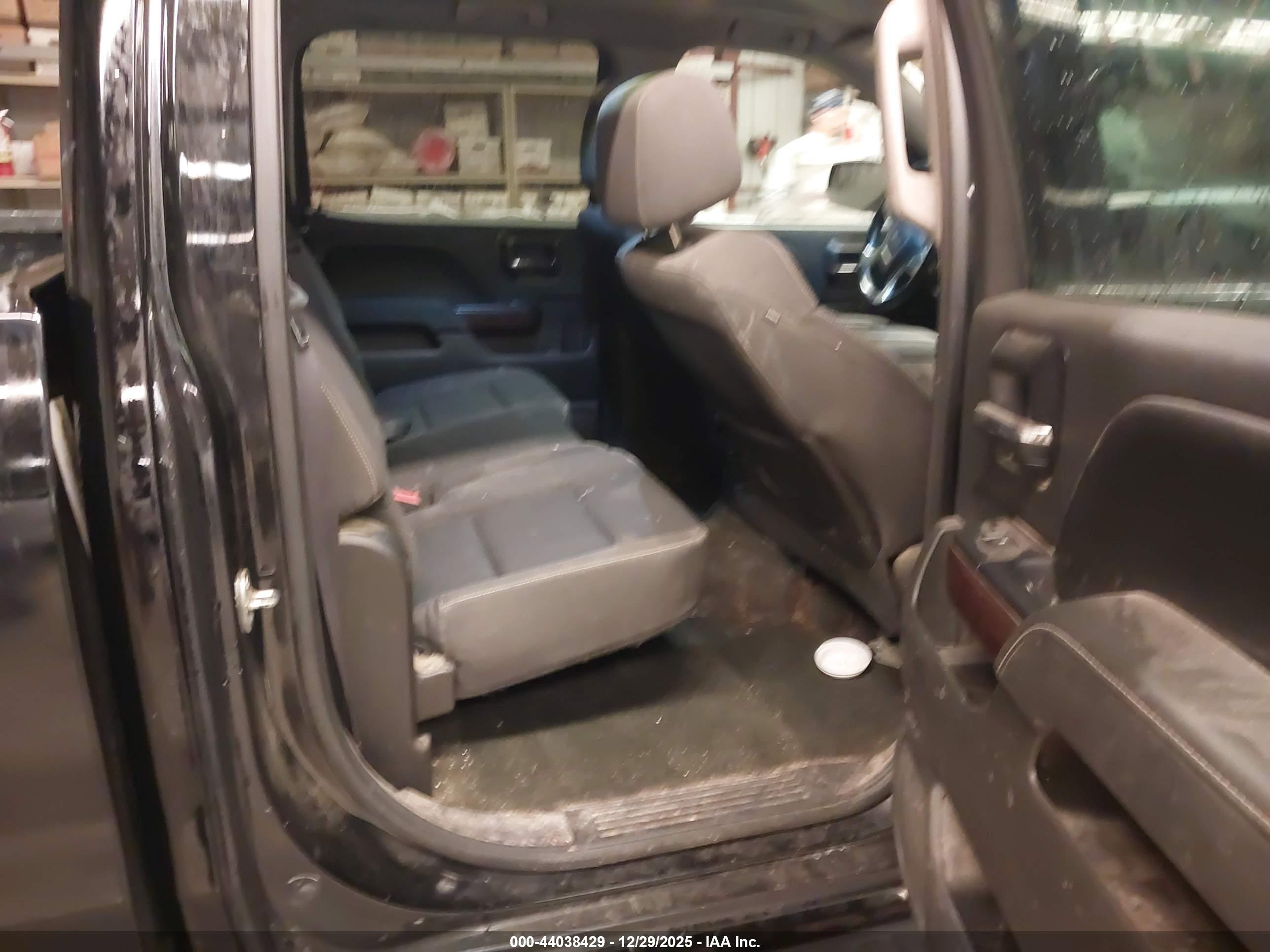 GMC SIERRA image 8