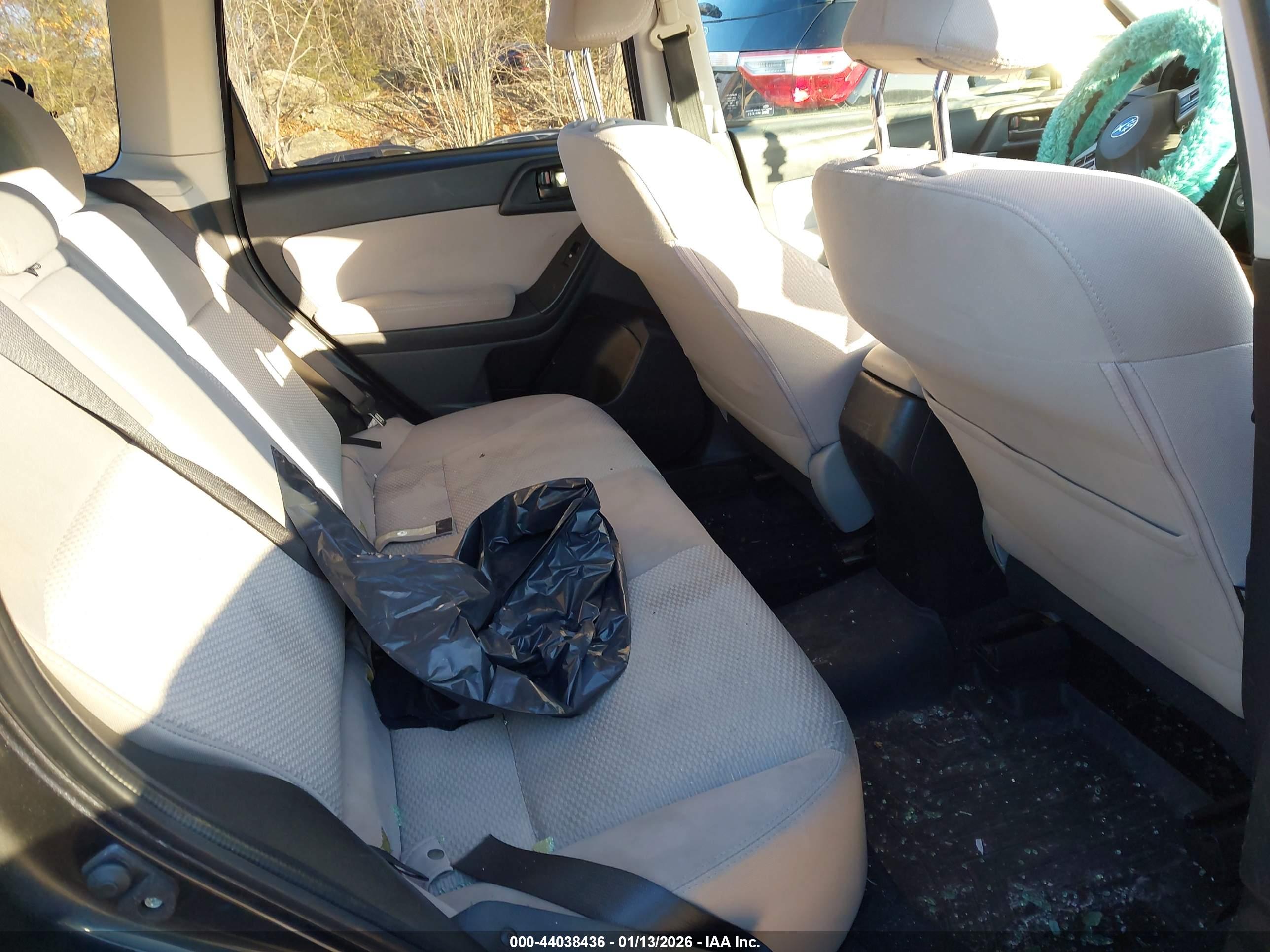 SUBARU FORESTER image 8