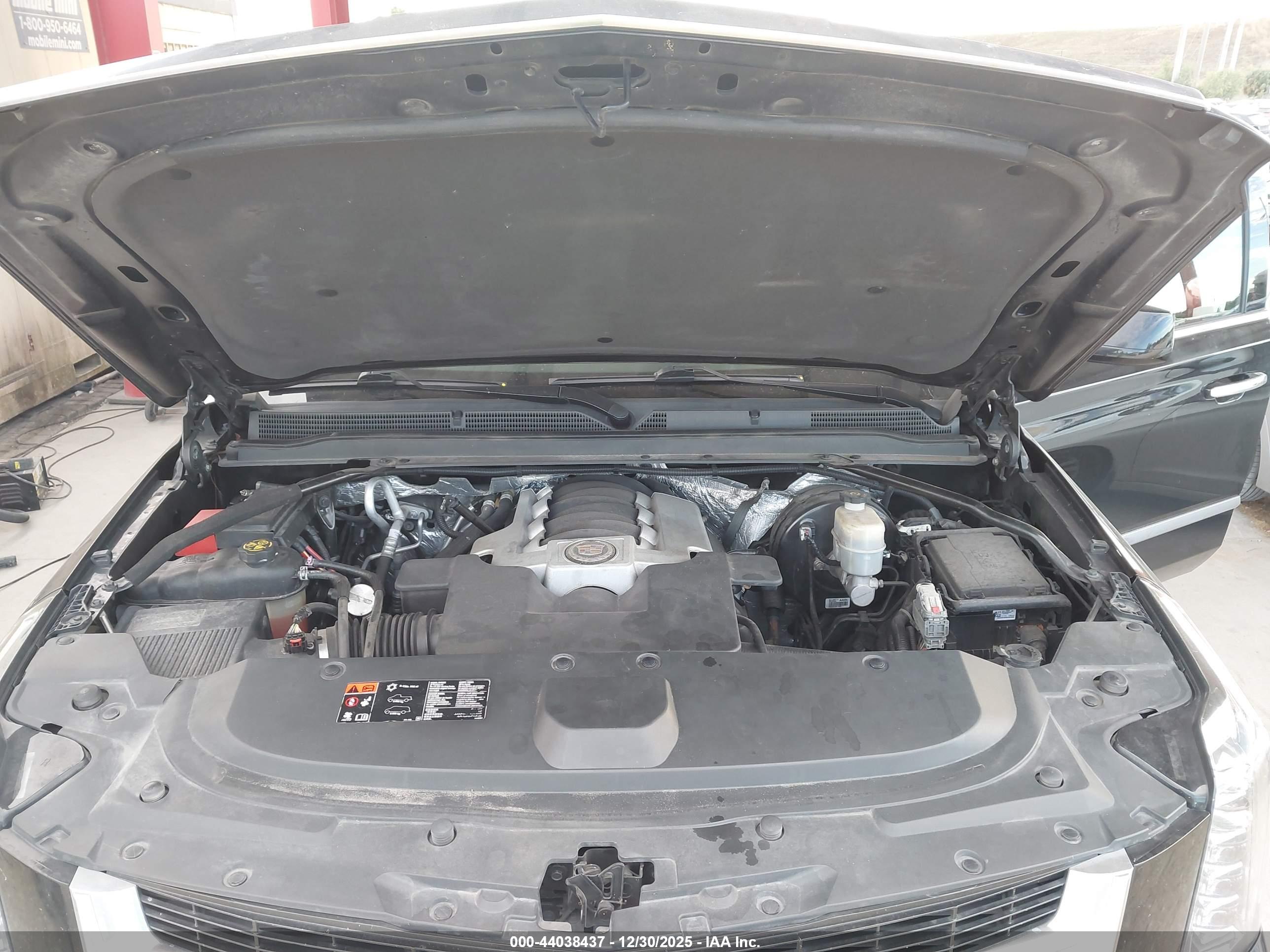 CADILLAC ESCALADE image 10