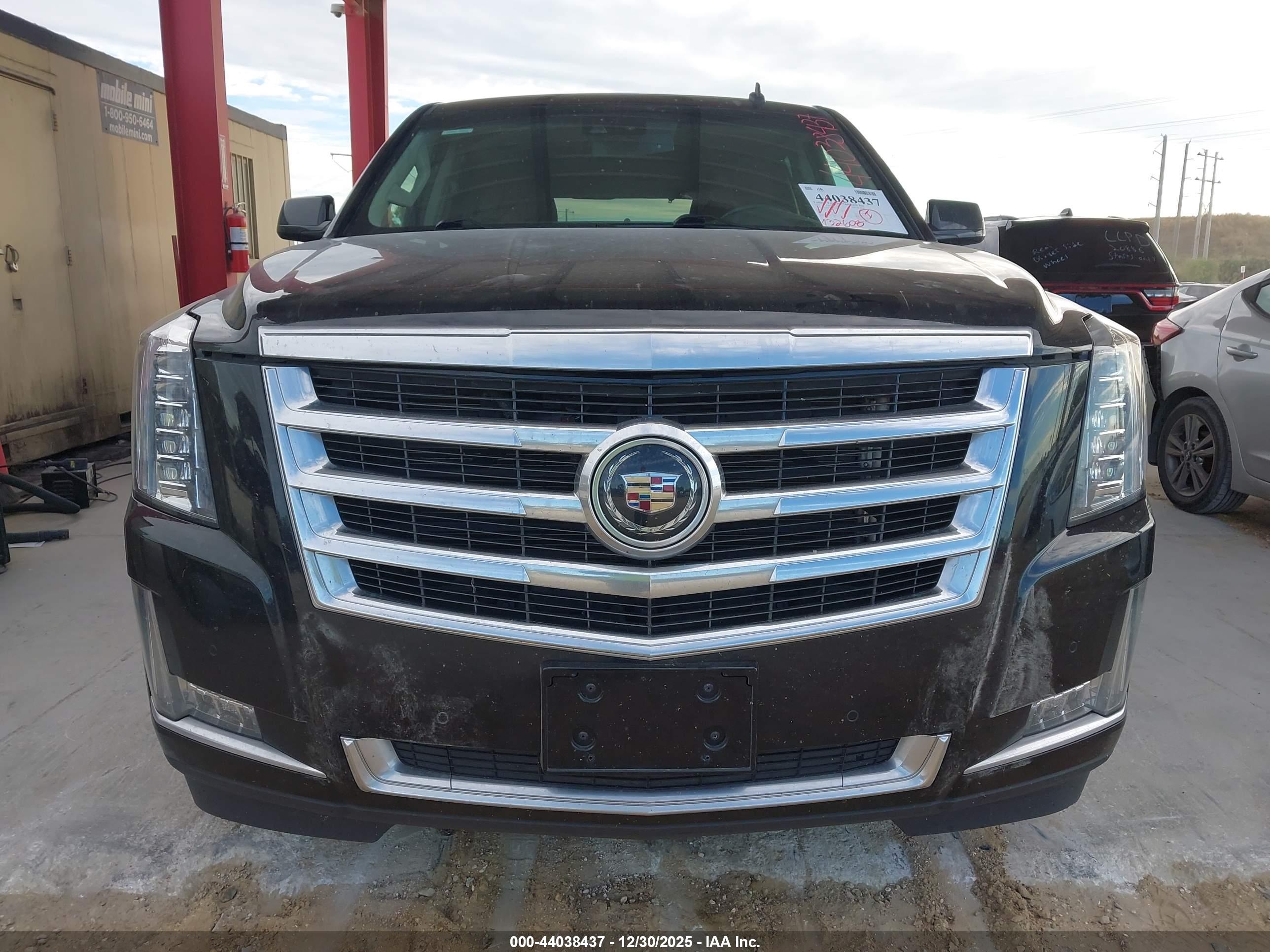 CADILLAC ESCALADE image 6