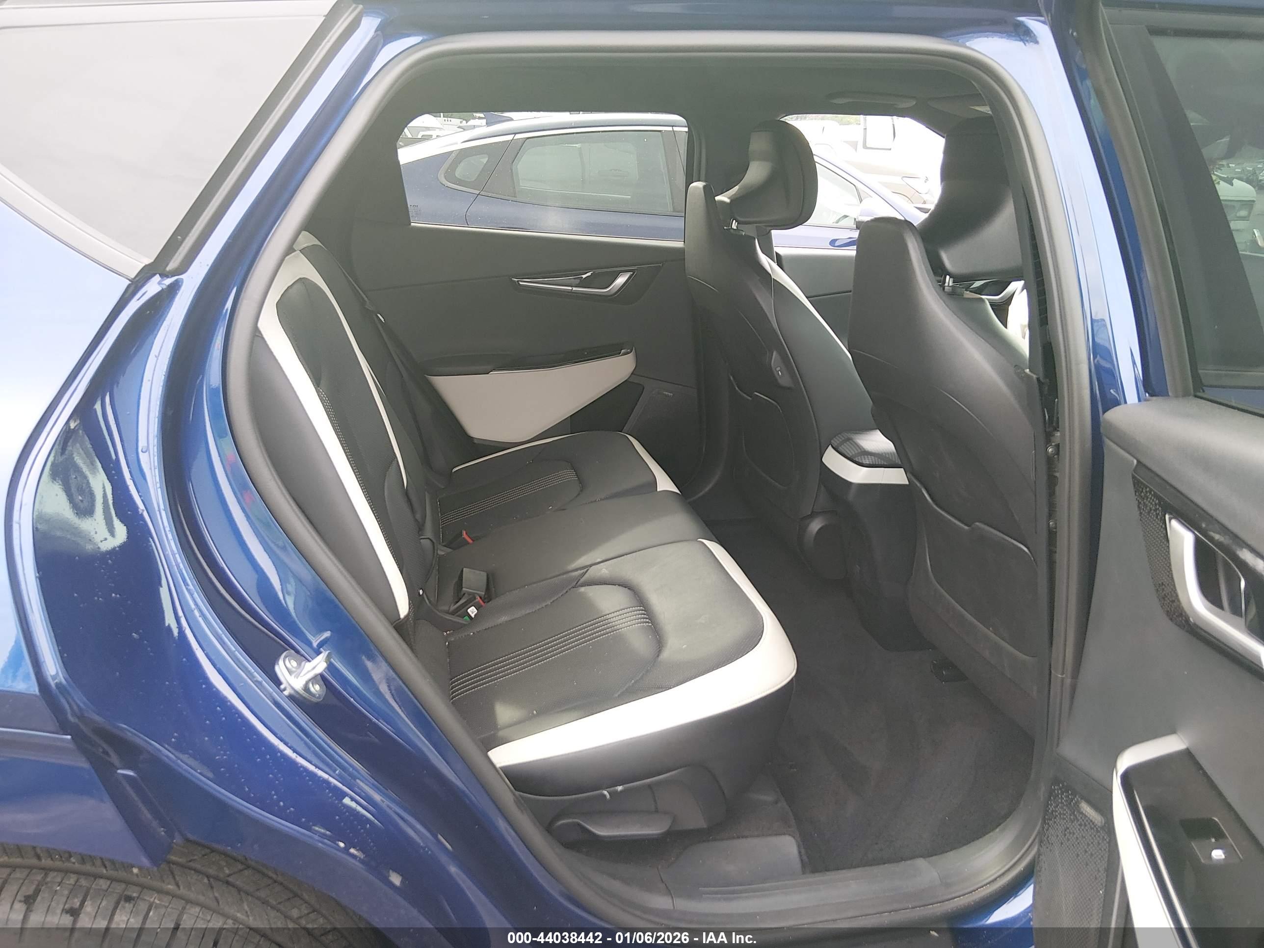 KIA EV6 image 8