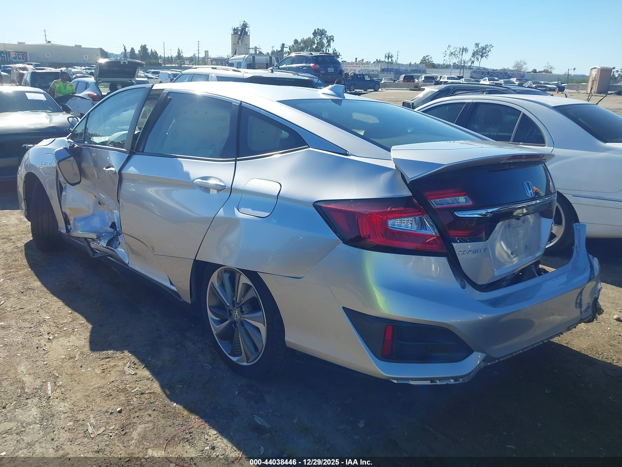 HONDA CLARITY image 3