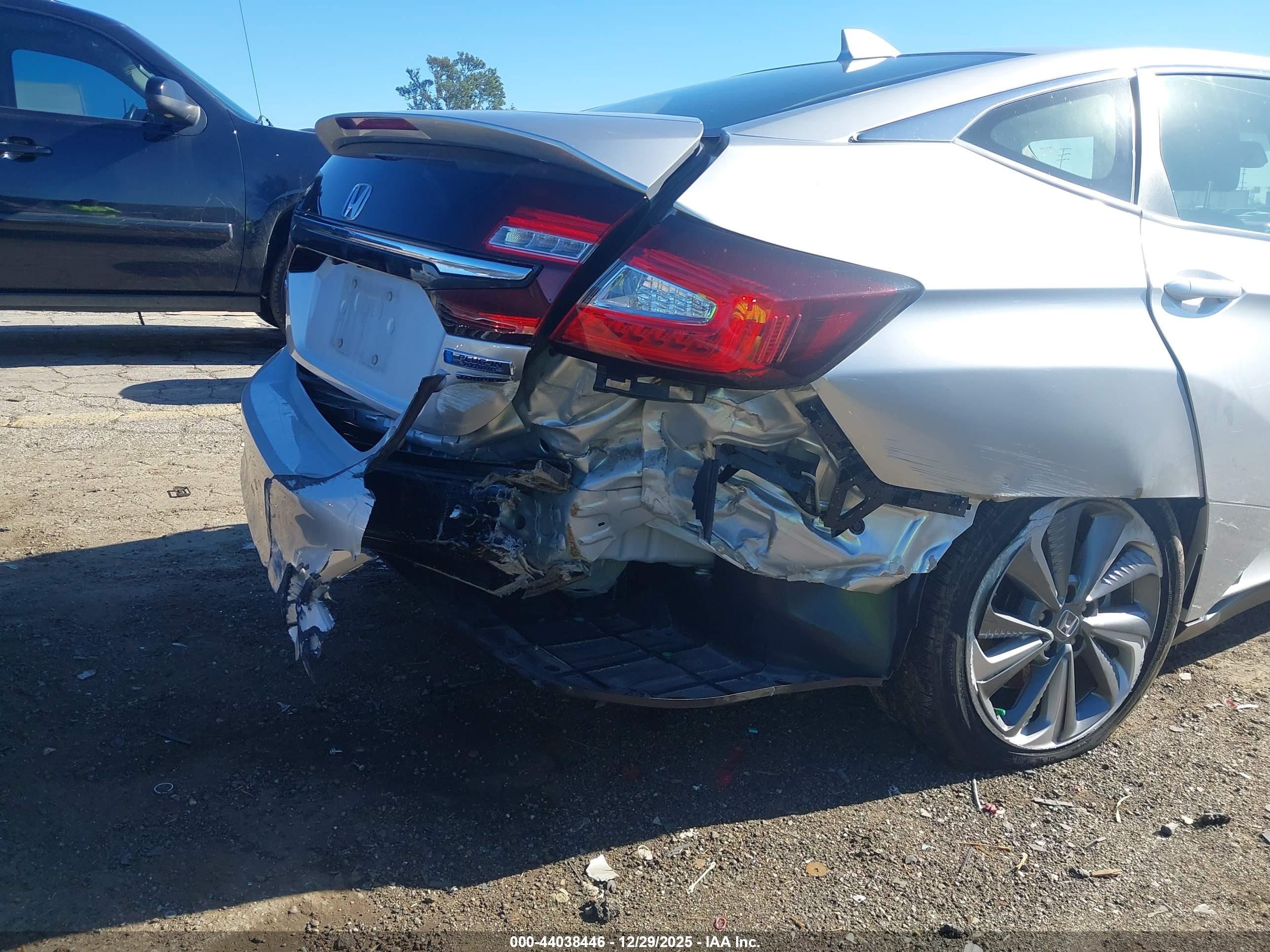 HONDA CLARITY image 6
