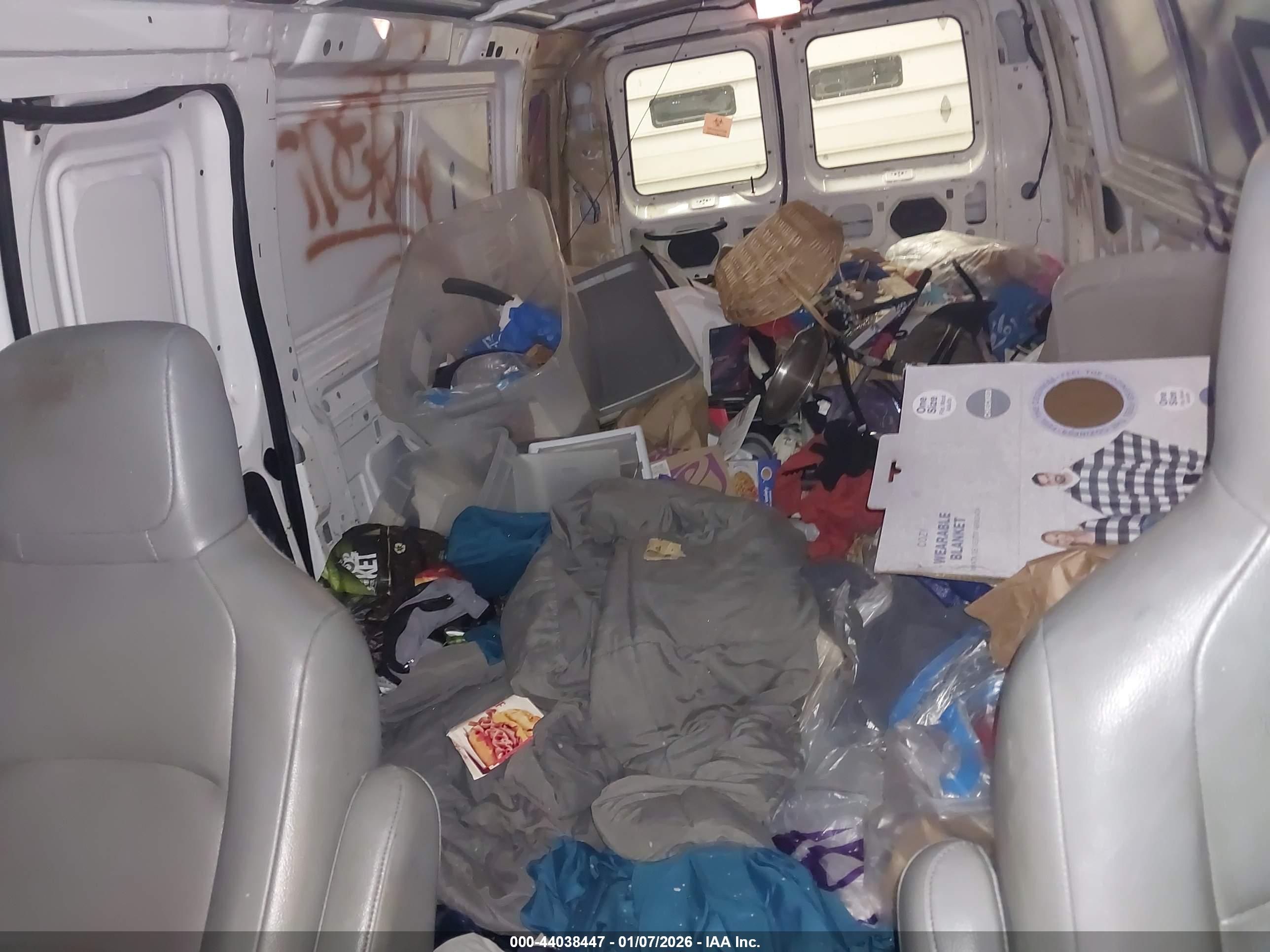 FORD E-250 image 8