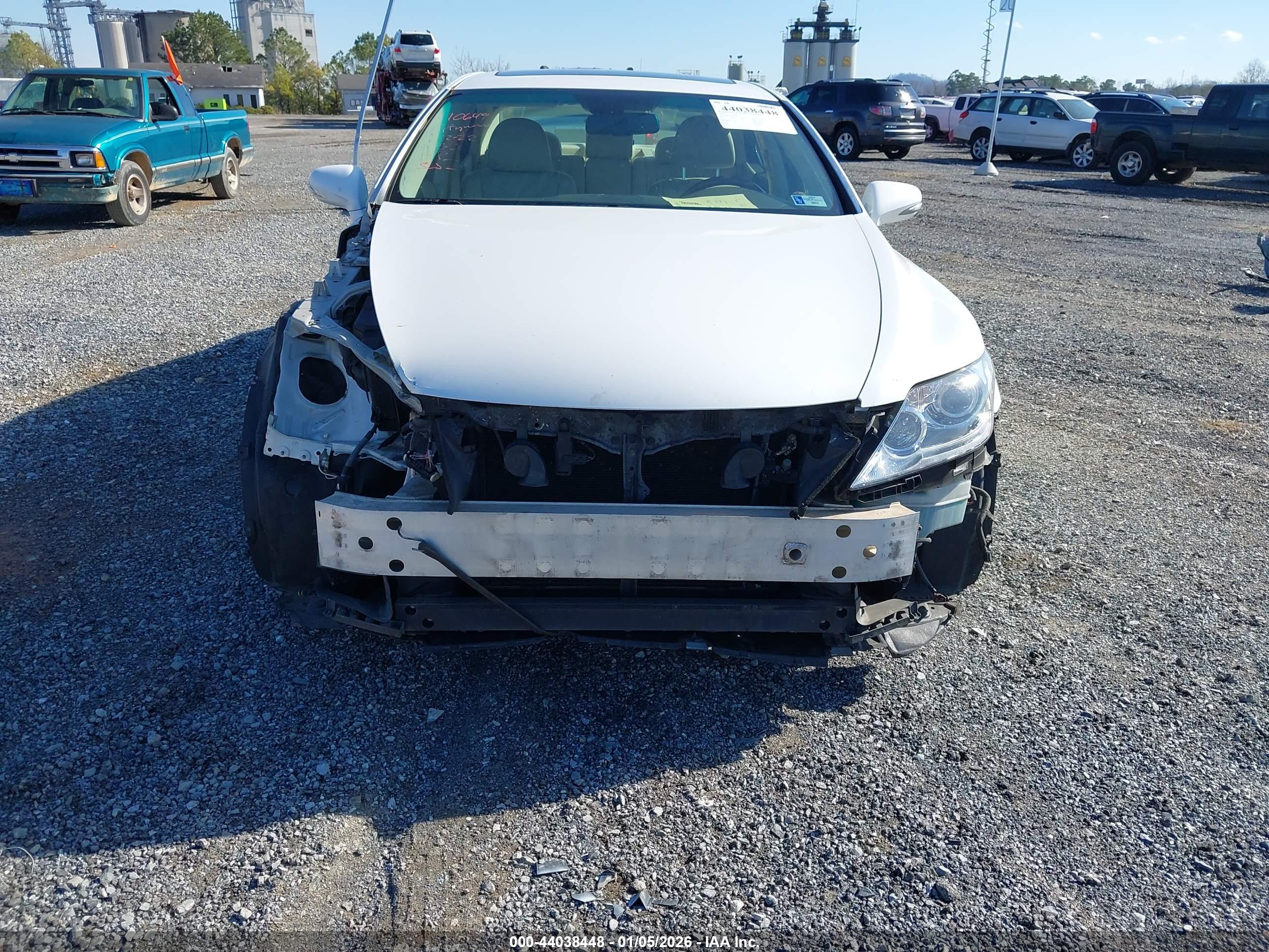 LEXUS LS image 6