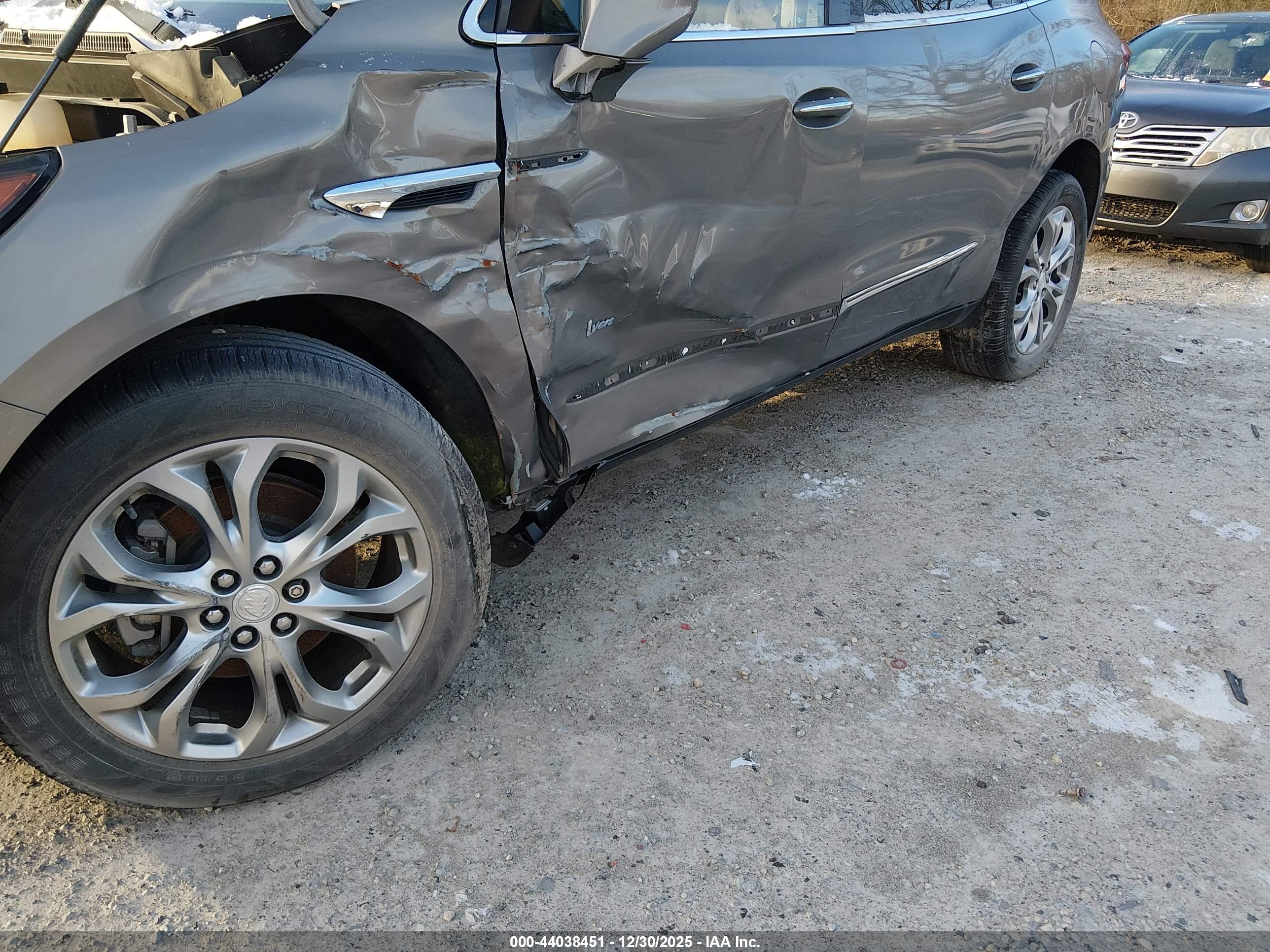 BUICK ENCLAVE image 6