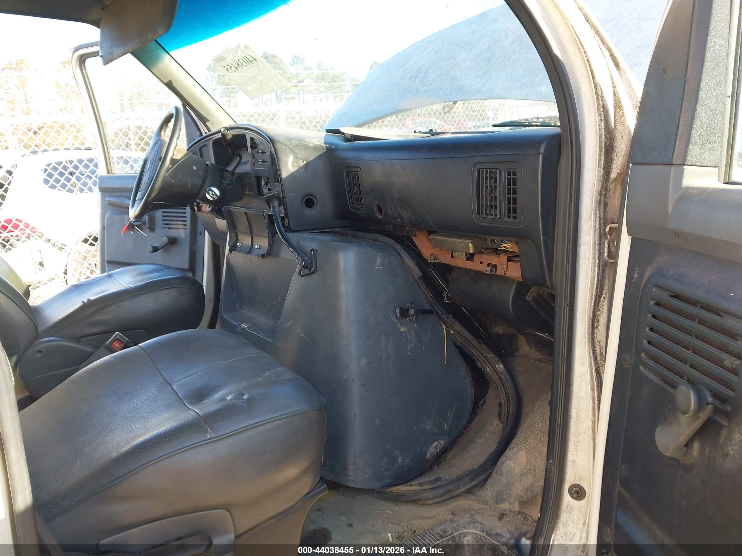 FORD ECONOLINE image 8