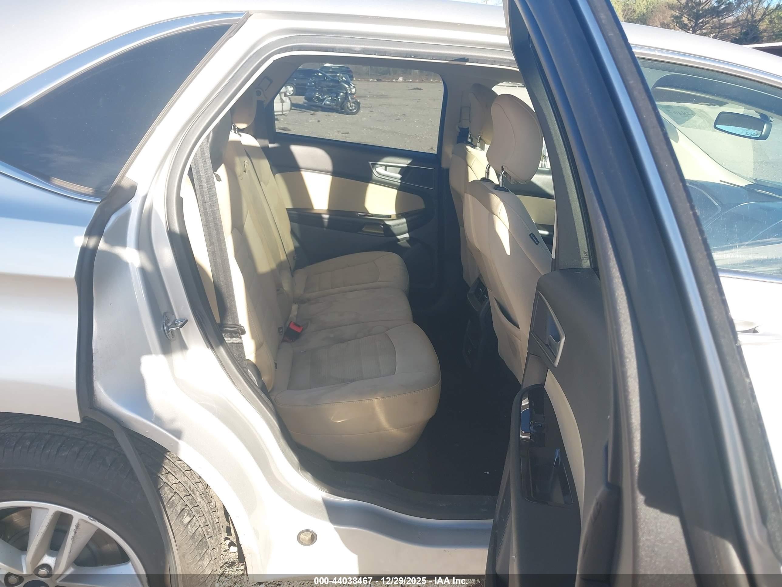 FORD EDGE image 8