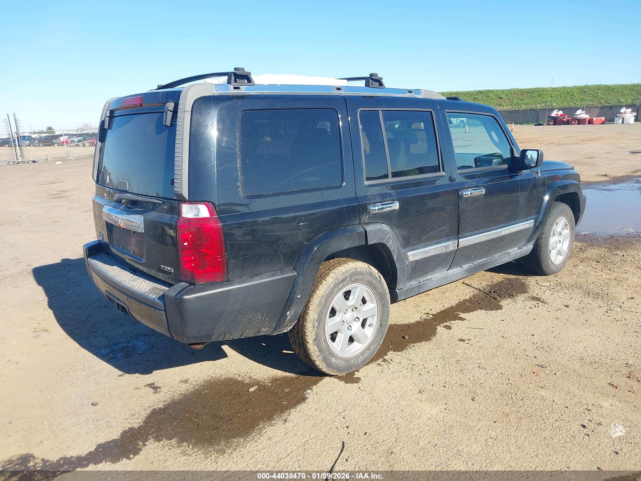 JEEP COMMANDER image 4