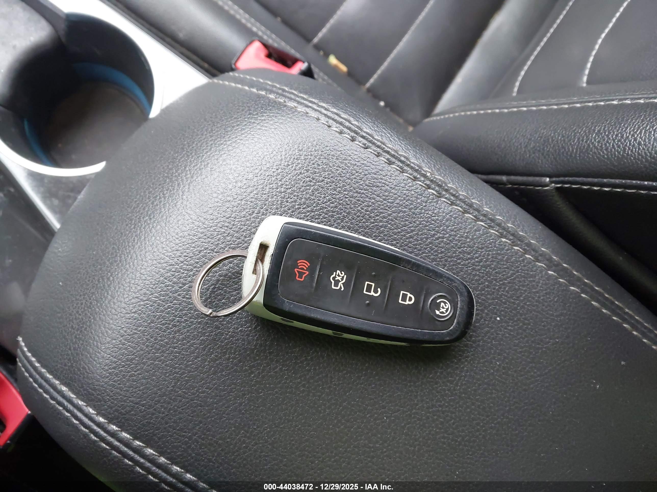 FORD ESCAPE image 11
