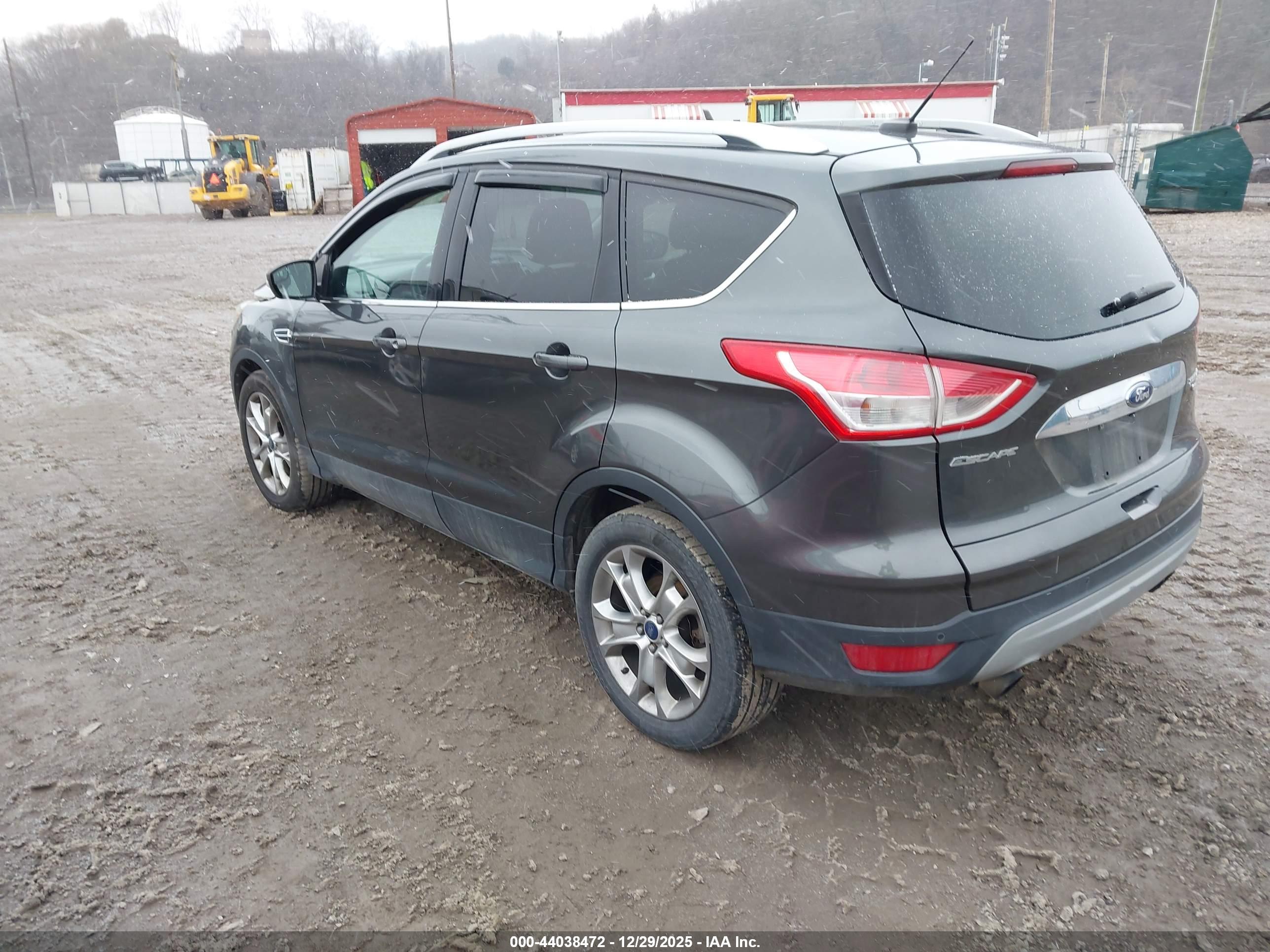 FORD ESCAPE image 3