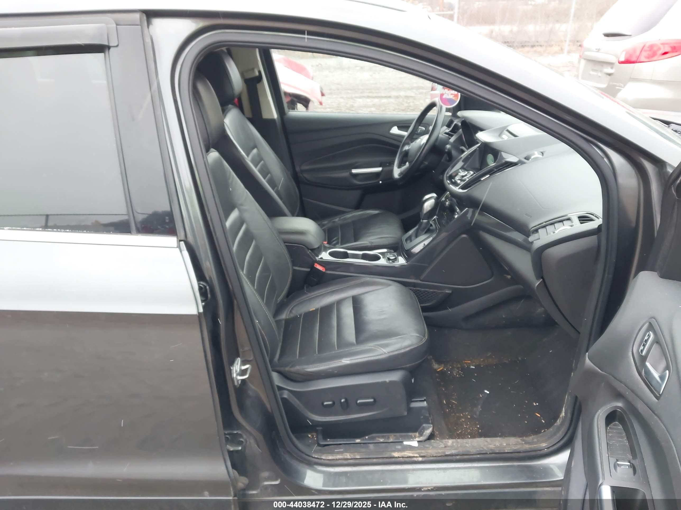 FORD ESCAPE image 5