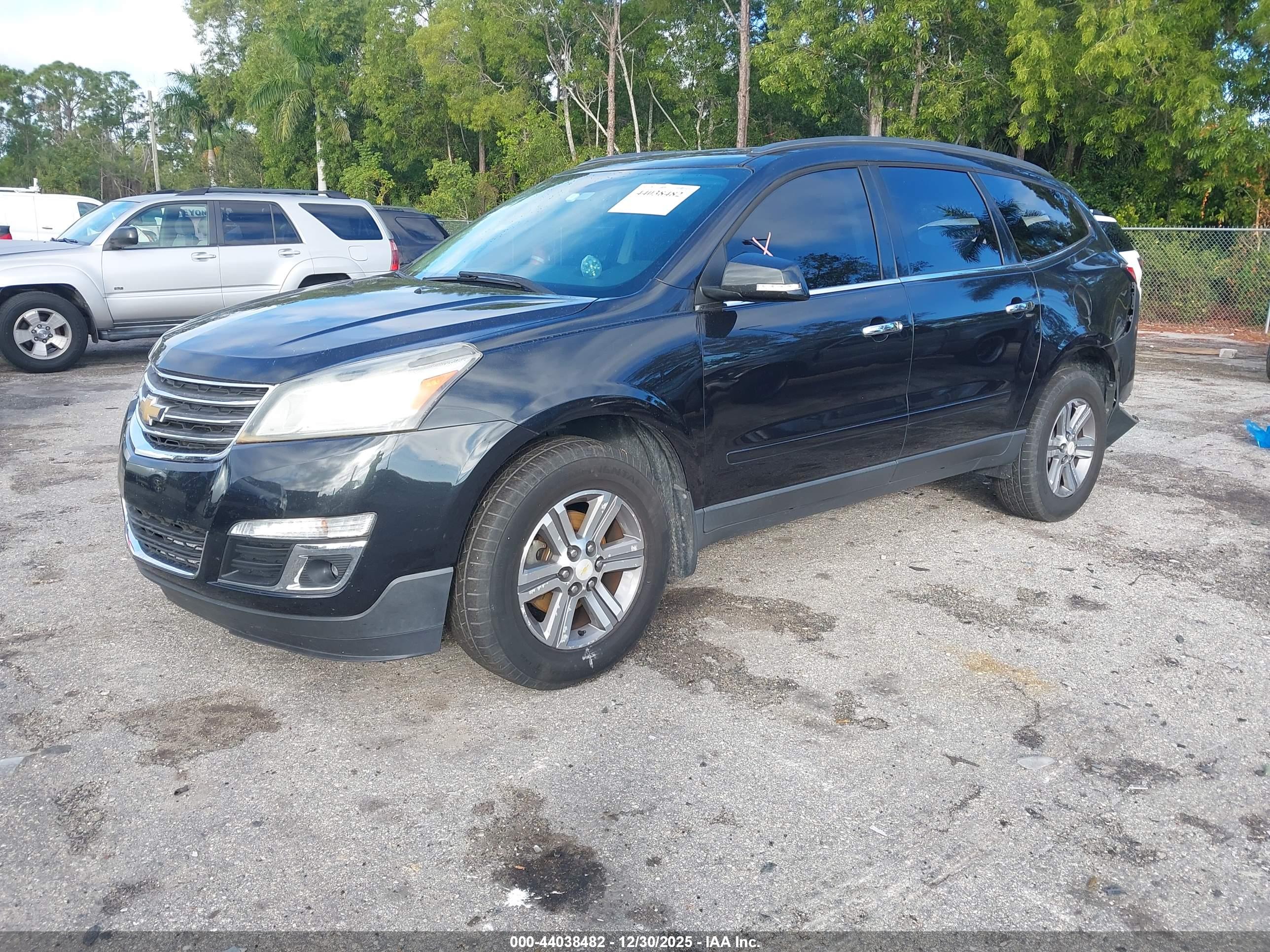 CHEVROLET TRAVERSE image 2